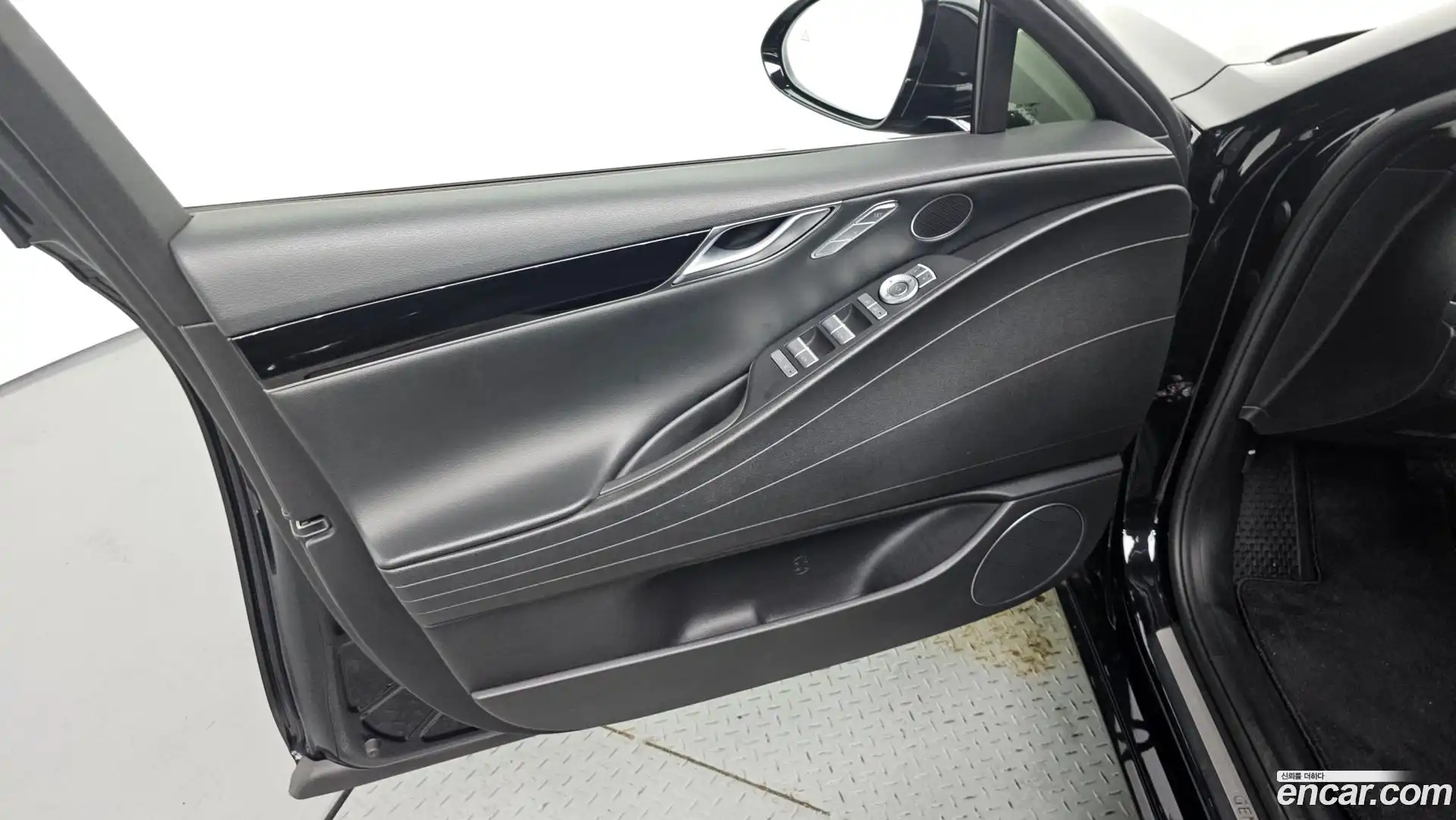 G80 Genesis 2022.1-INNER-034