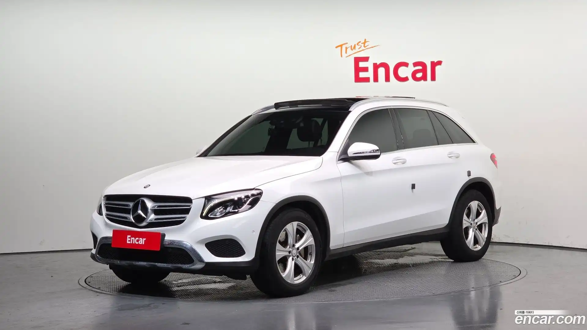 GLC-Class Mercedes-Benz 2016.8-OUTER-001