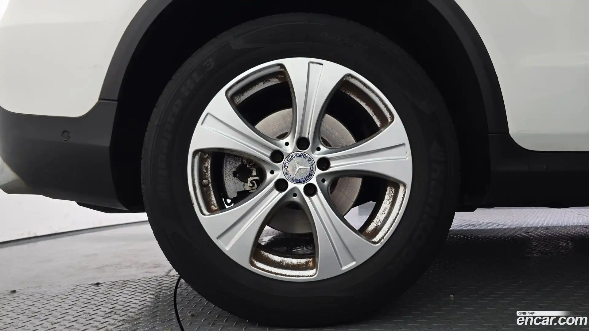 GLC-Class Mercedes-Benz 2016.8-OUTER-005
