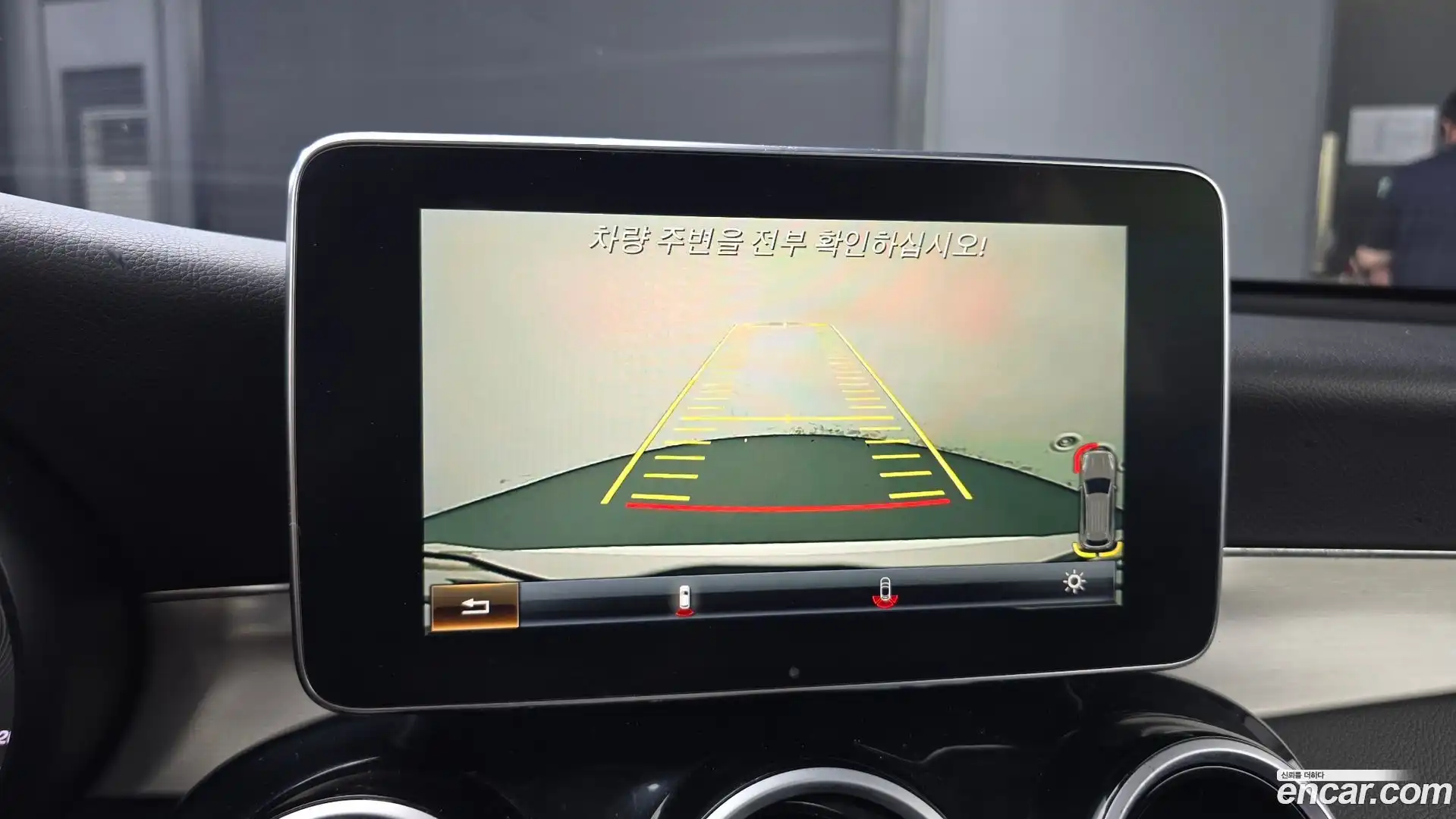 GLC-Class Mercedes-Benz 2016.8-OPTION-020