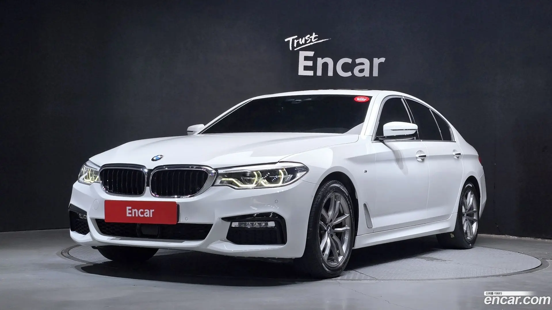 Main__Slider__Photo:5-Series BMW 2018.0-0