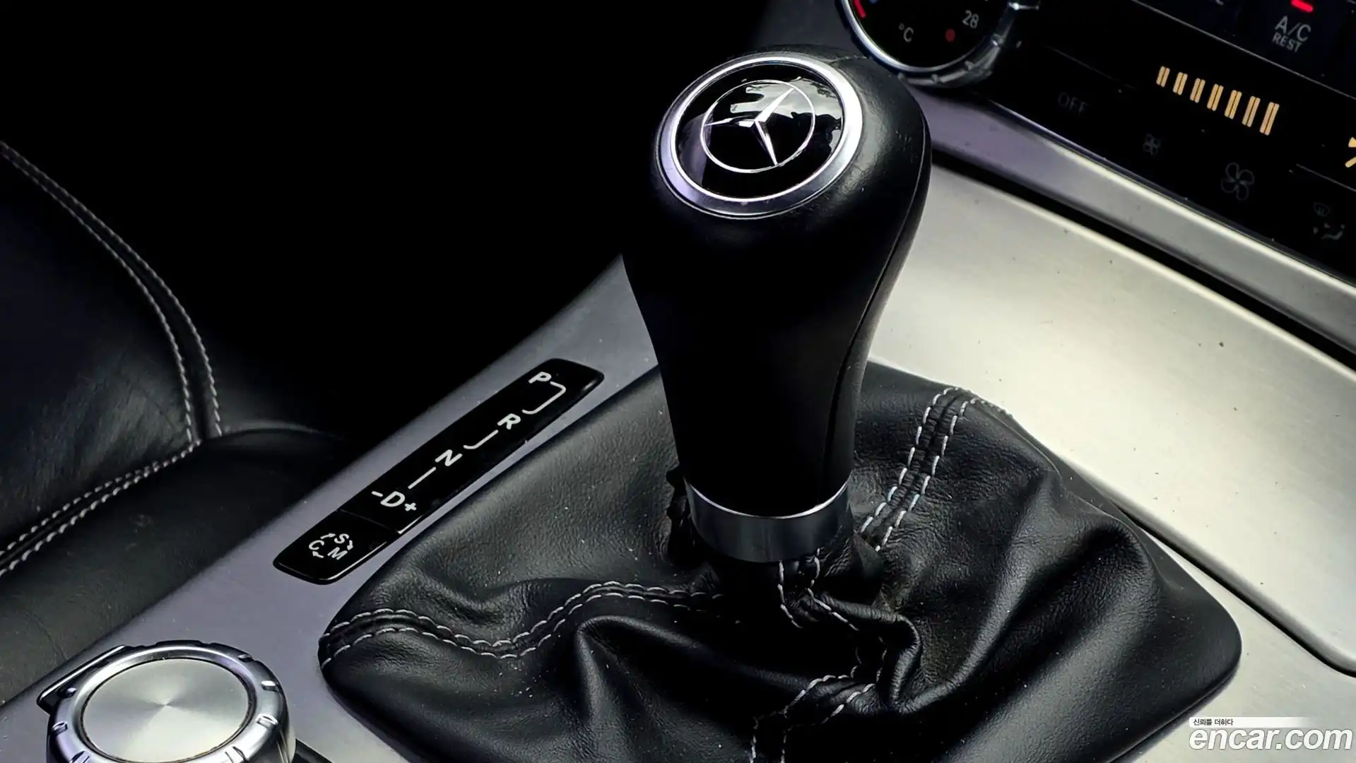 SLK-Class Mercedes-Benz 2012.6-OPTION-019