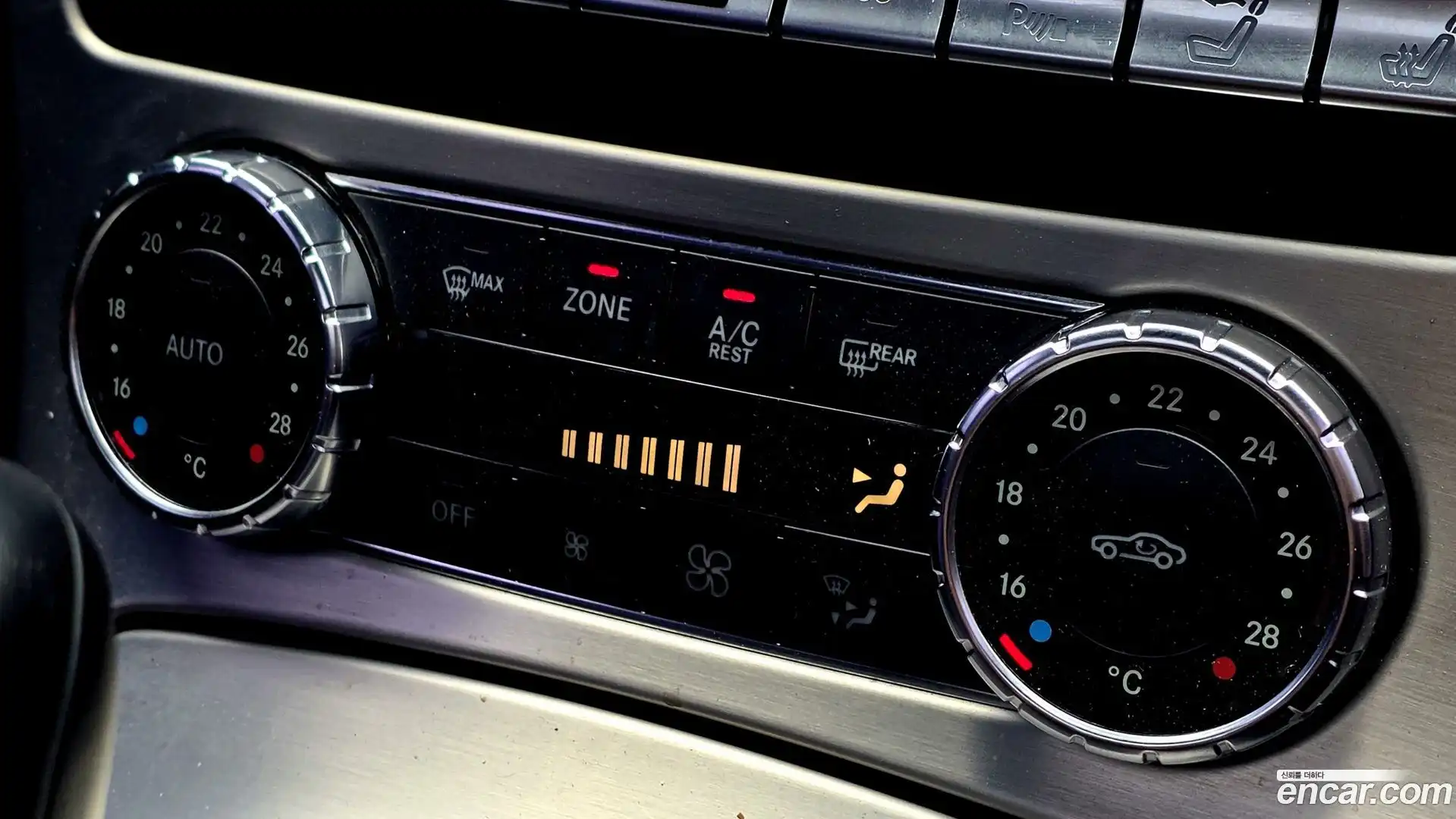 SLK-Class Mercedes-Benz 2012.6-OPTION-024
