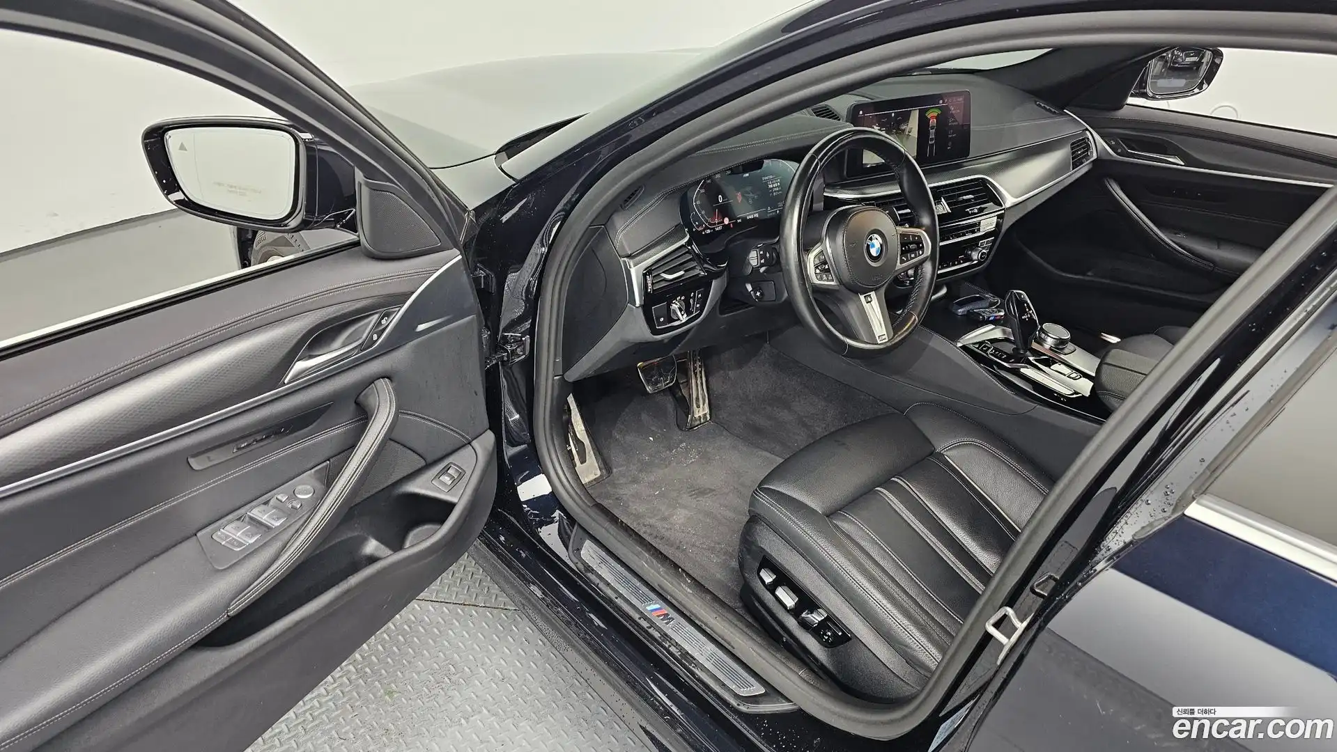 5-Series BMW 2022.10-INNER-010