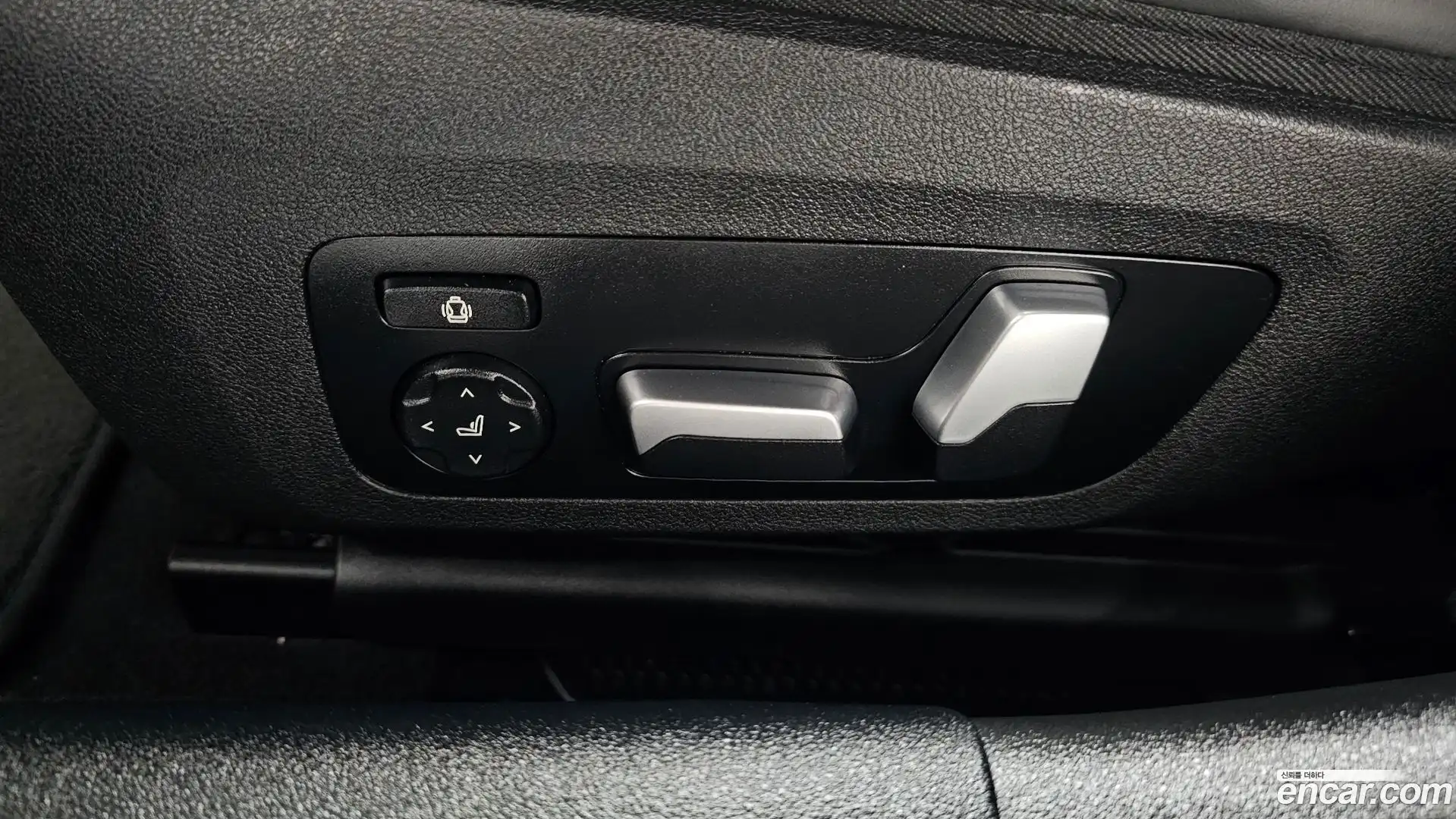 8-Series BMW 2023.9-OPTION-044