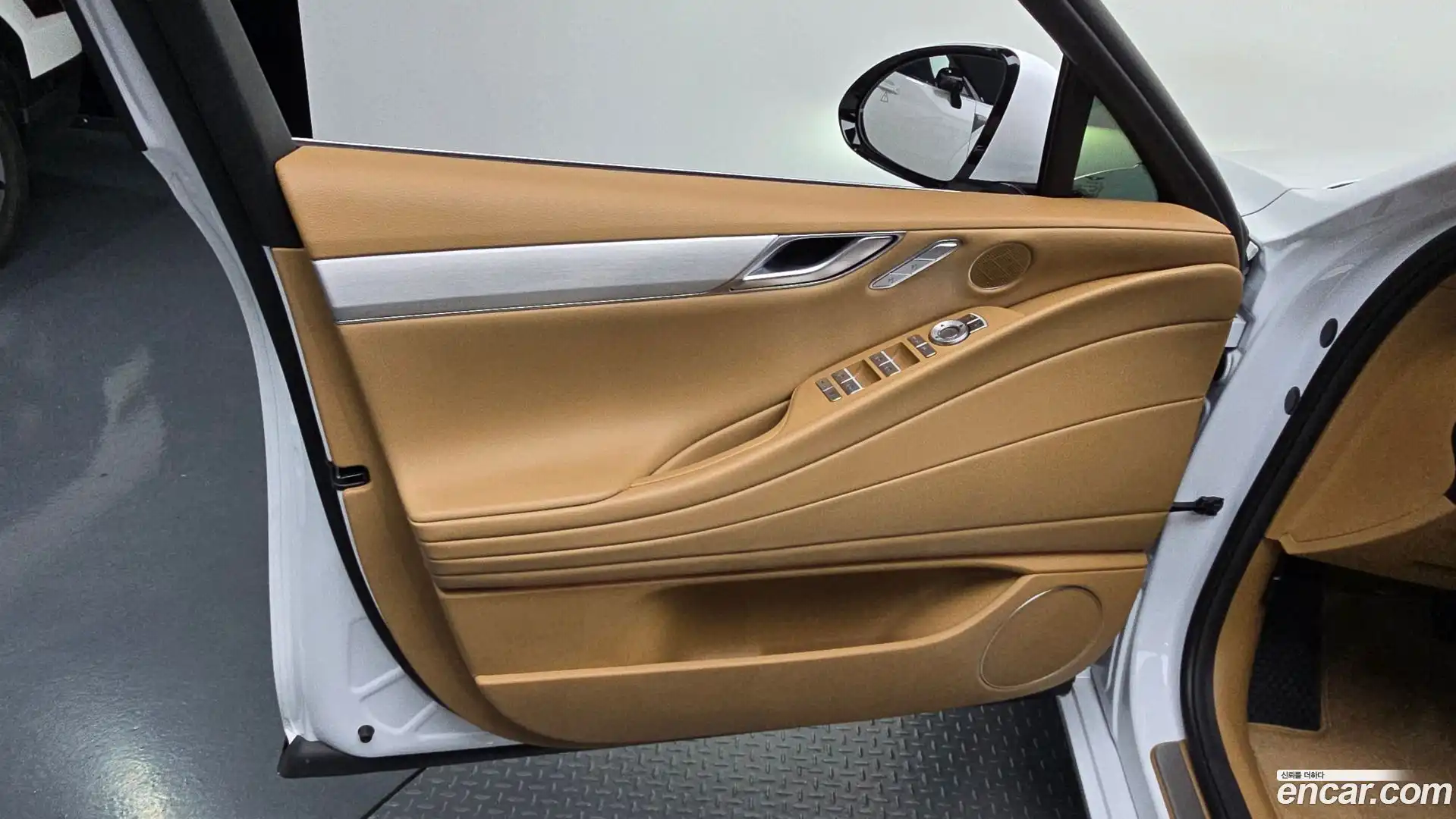 G80 Genesis 2025.7-INNER-034