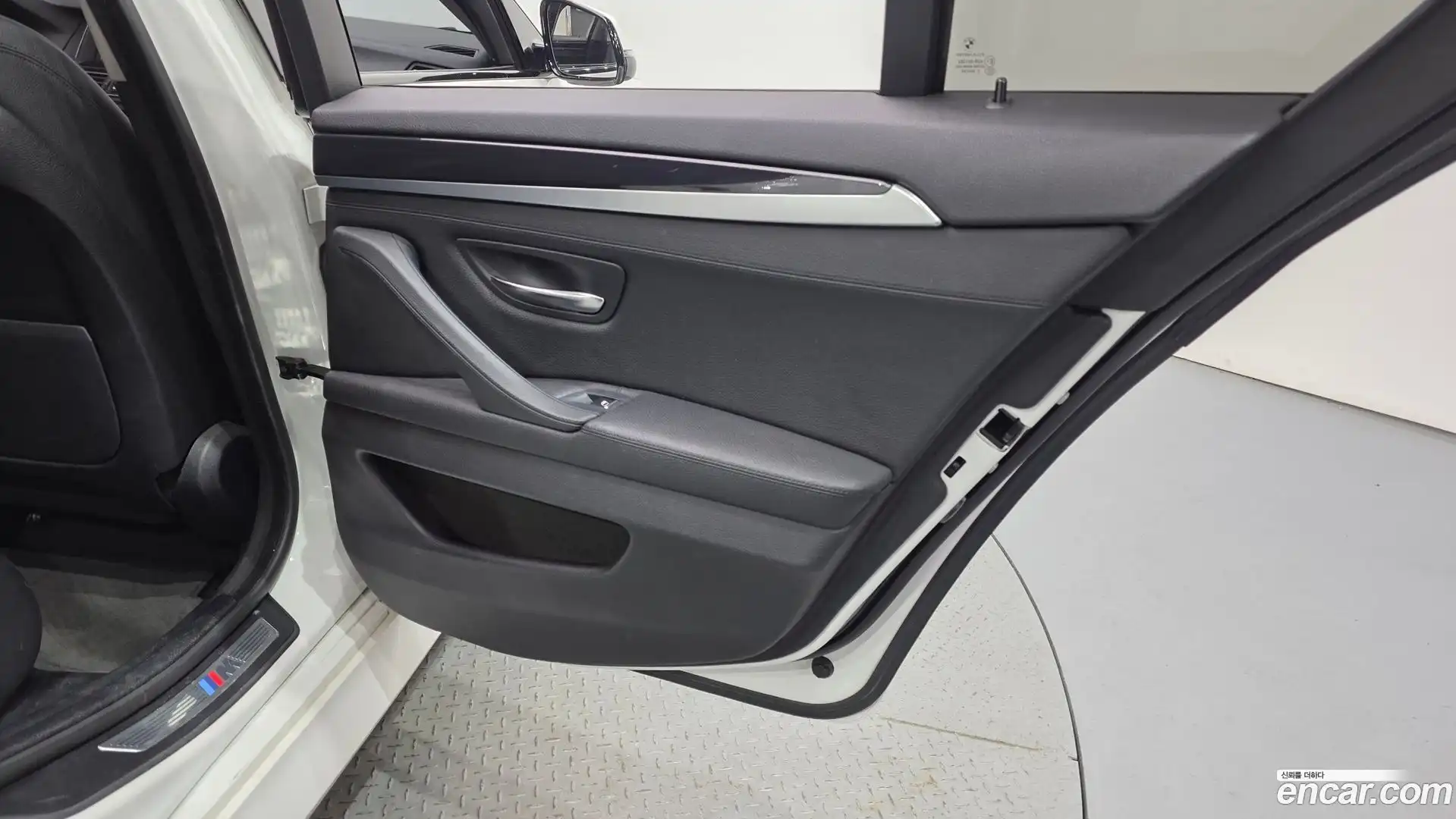 5-Series BMW 2015.11-INNER-035