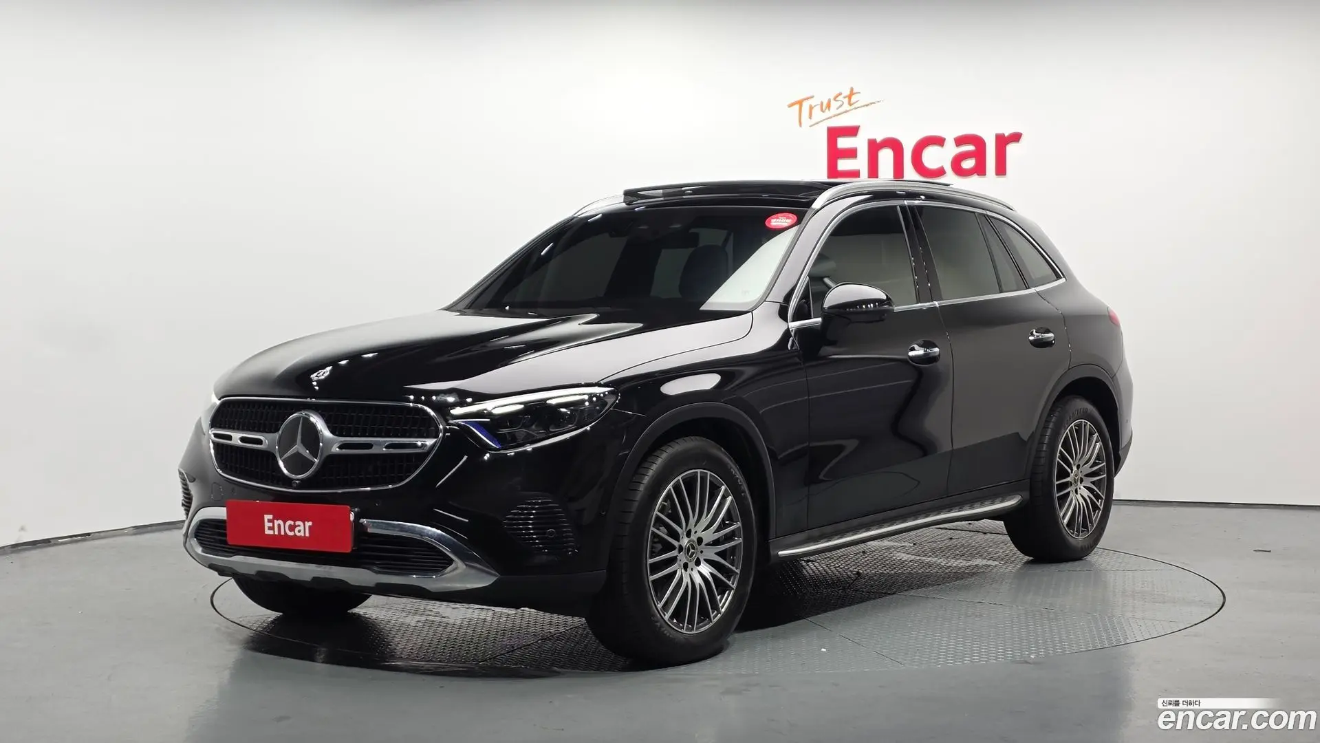 Main__Slider__Photo:GLC-Class Mercedes-Benz 2023.6-0