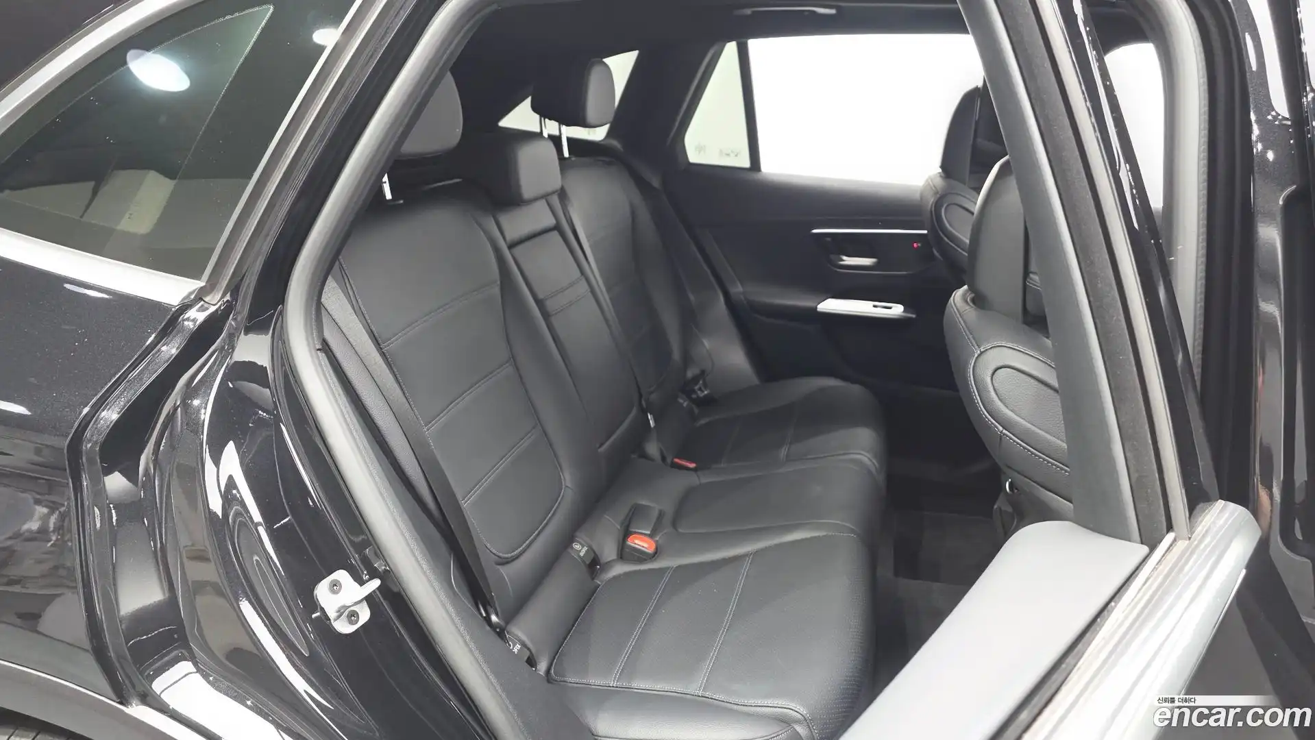 GLC-Class Mercedes-Benz 2023.6-OPTION-015