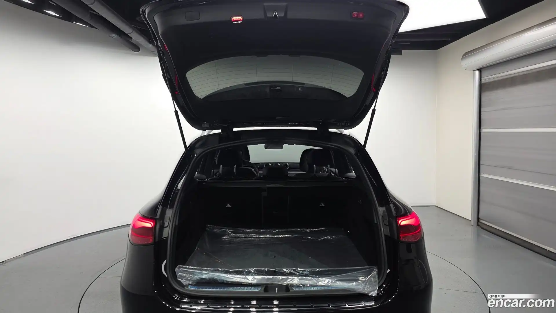 GLC-Class Mercedes-Benz 2023.6-OPTION-024