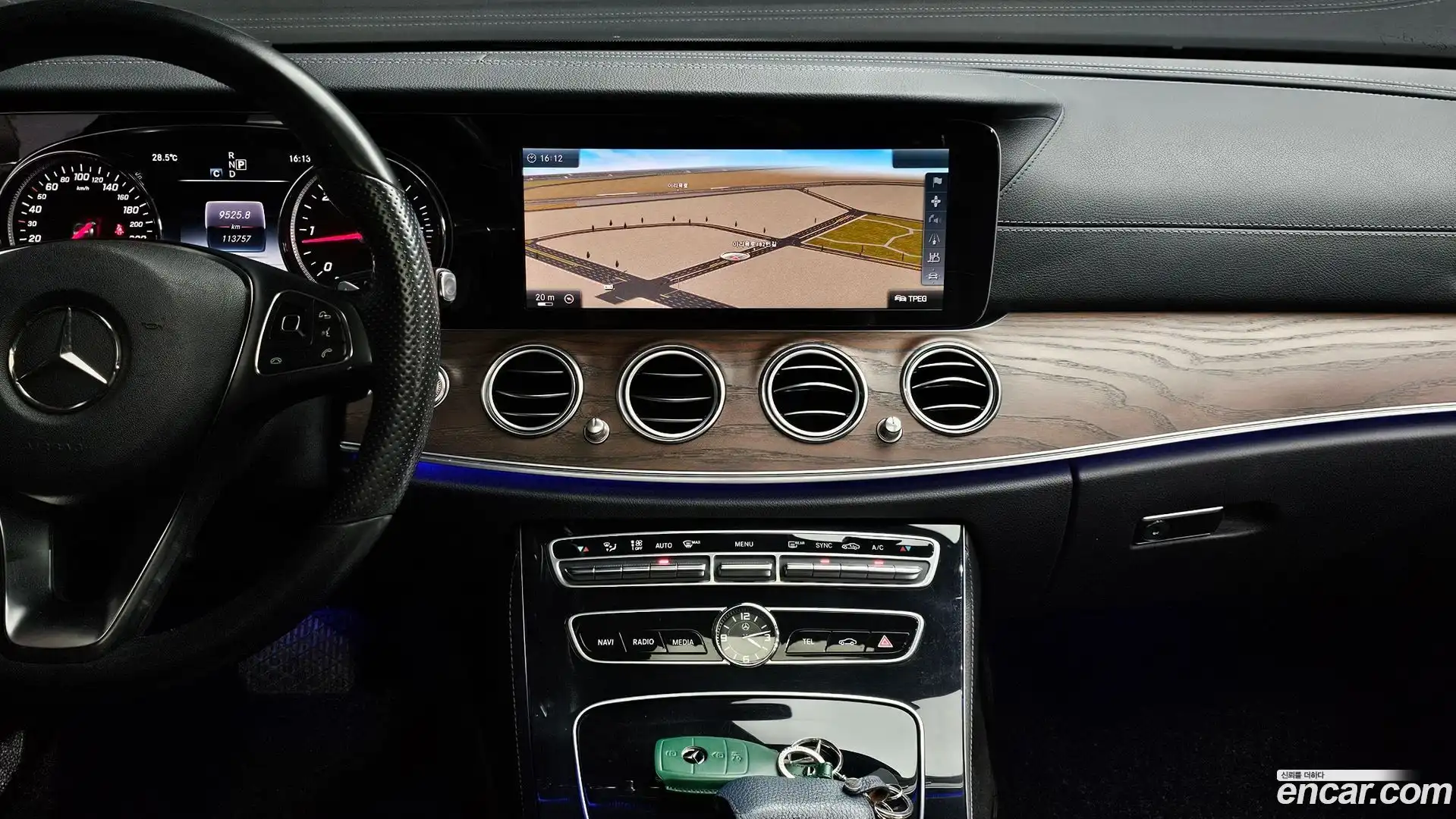 E-Class Mercedes-Benz 2016.10-OPTION-019