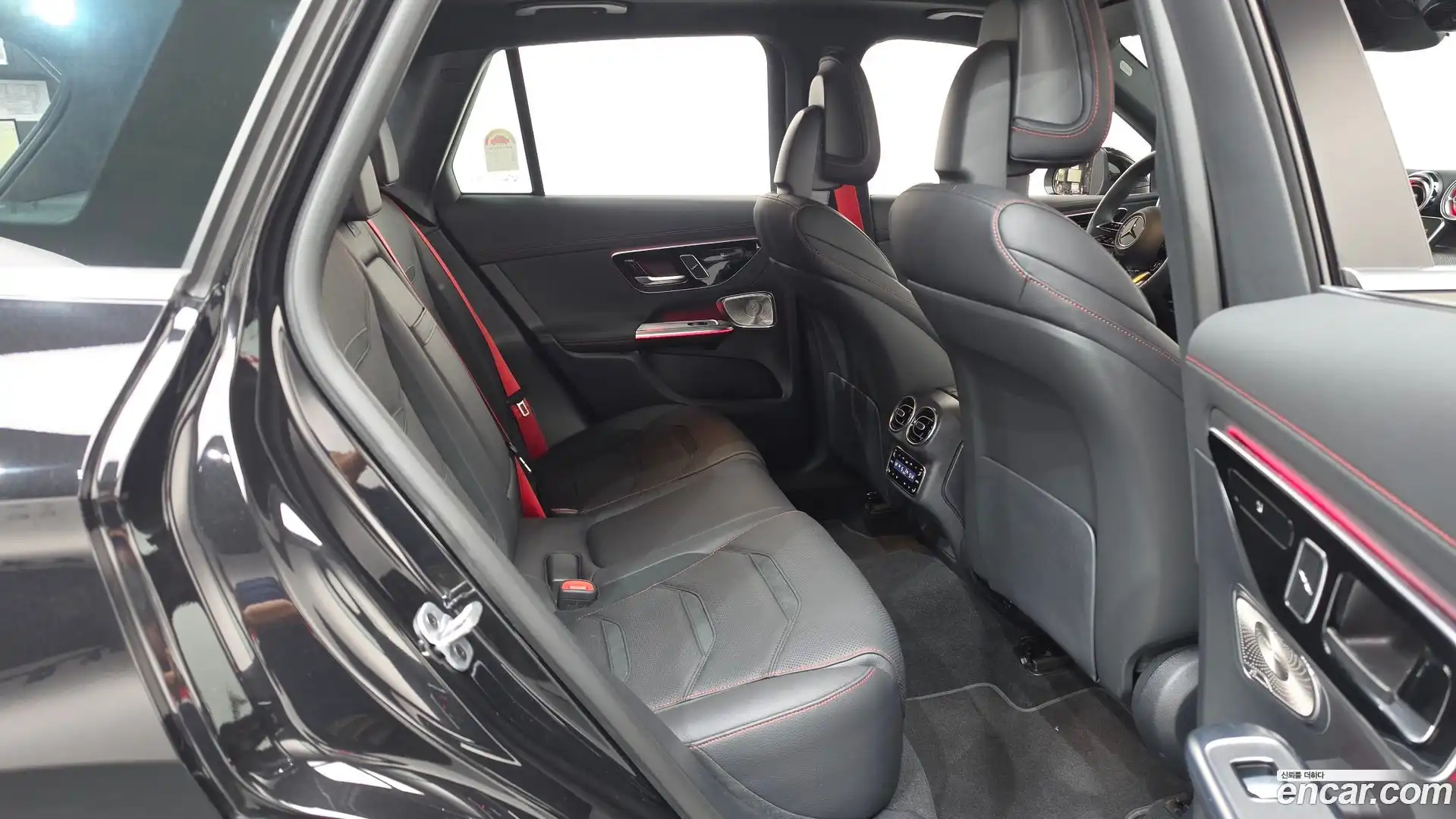 GLC-Class Mercedes-Benz 2025.8-OPTION-016