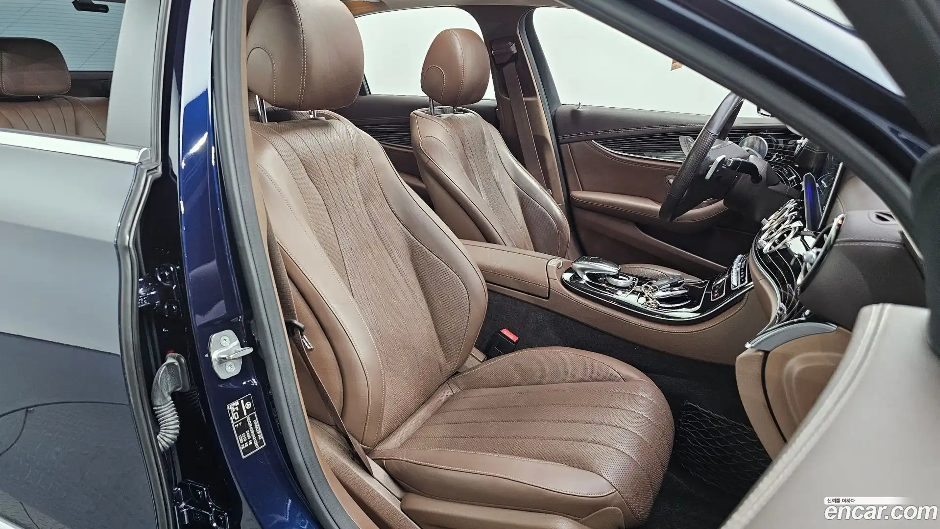 E-Class Mercedes-Benz 2018.0-INNER-036