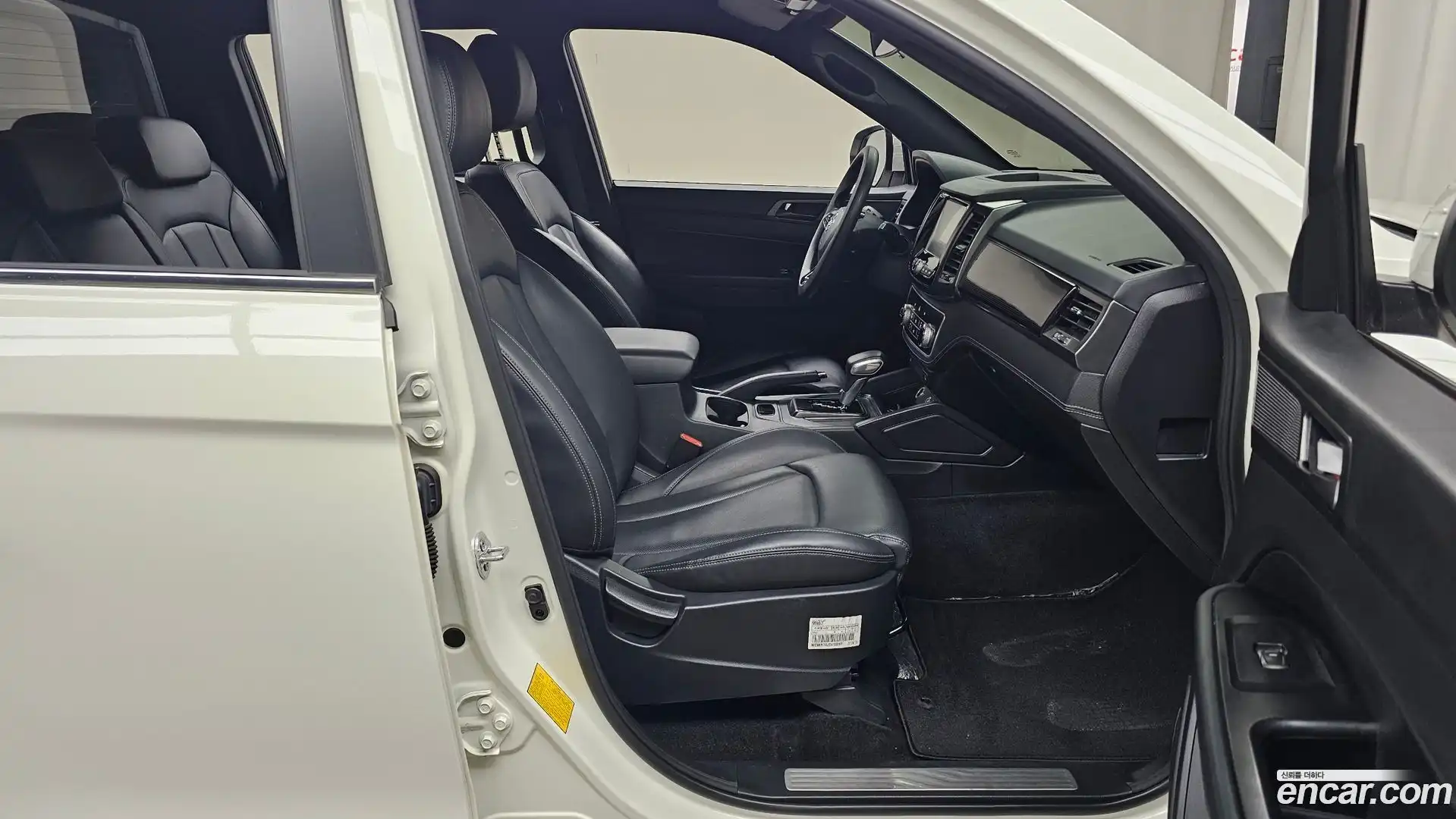 Rexton KG Mobility 2022.4-INNER-036