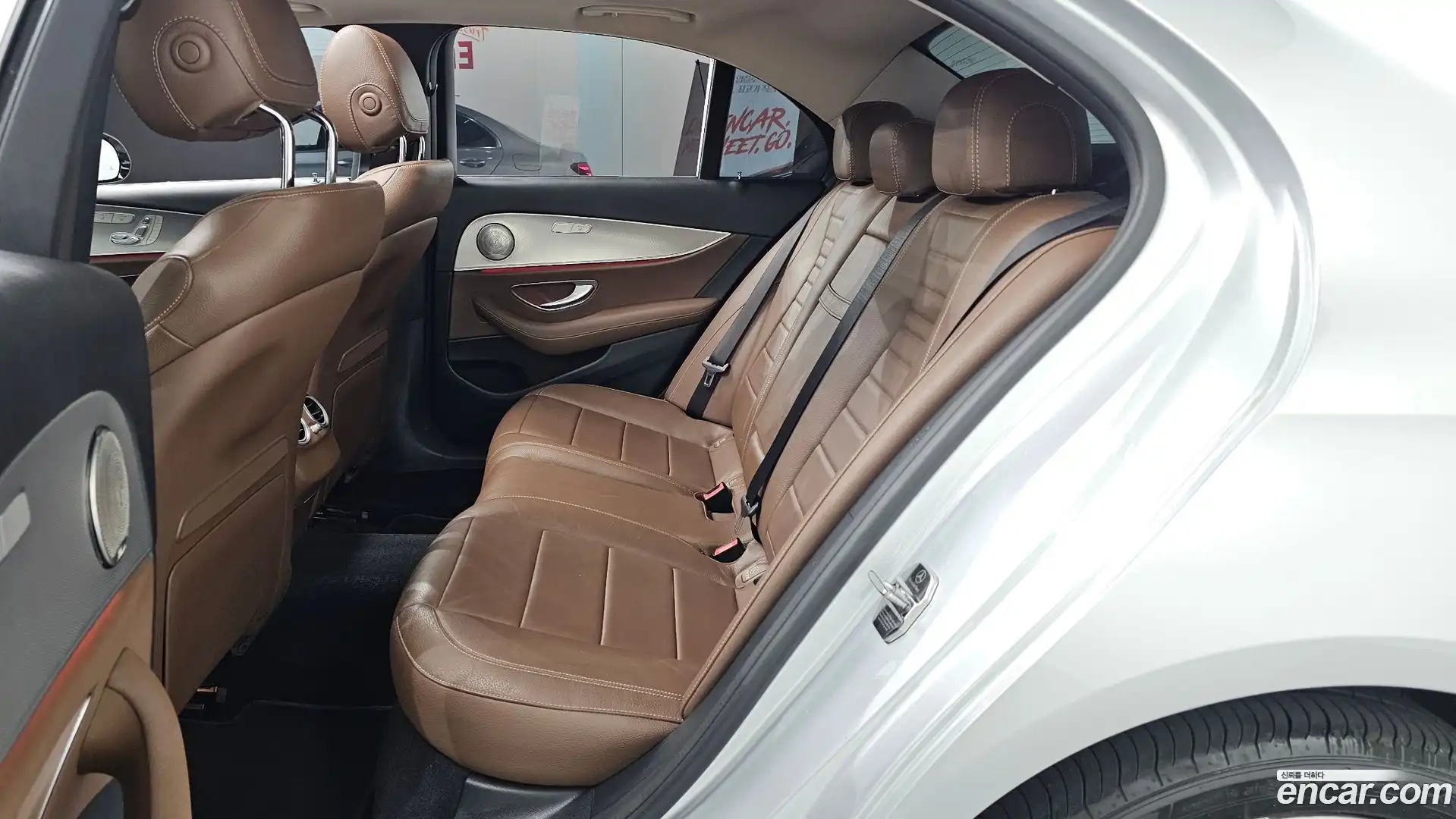 E-Class Mercedes-Benz 2017.11-OPTION-016