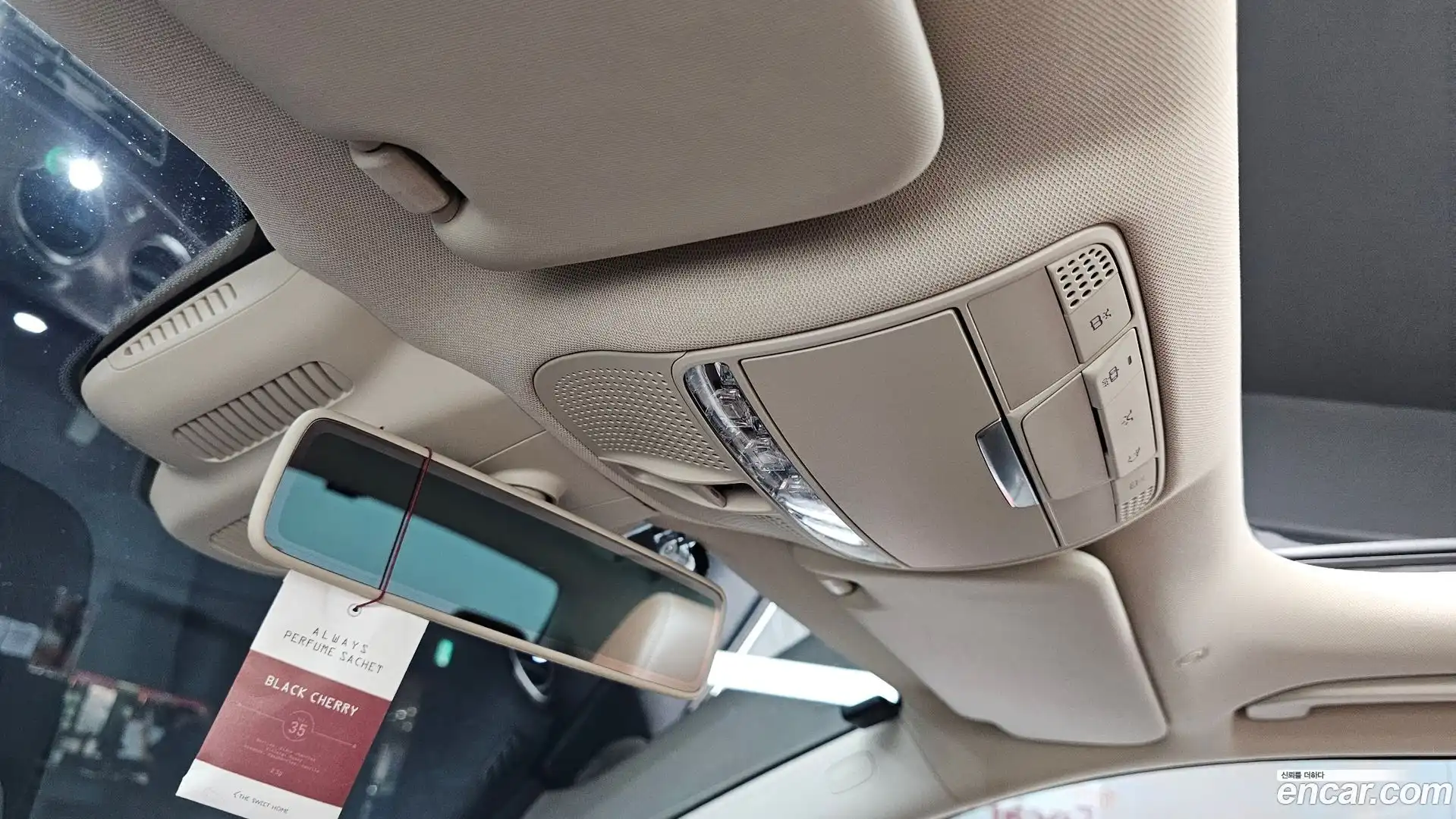 E-Class Mercedes-Benz 2017.11-OPTION-023