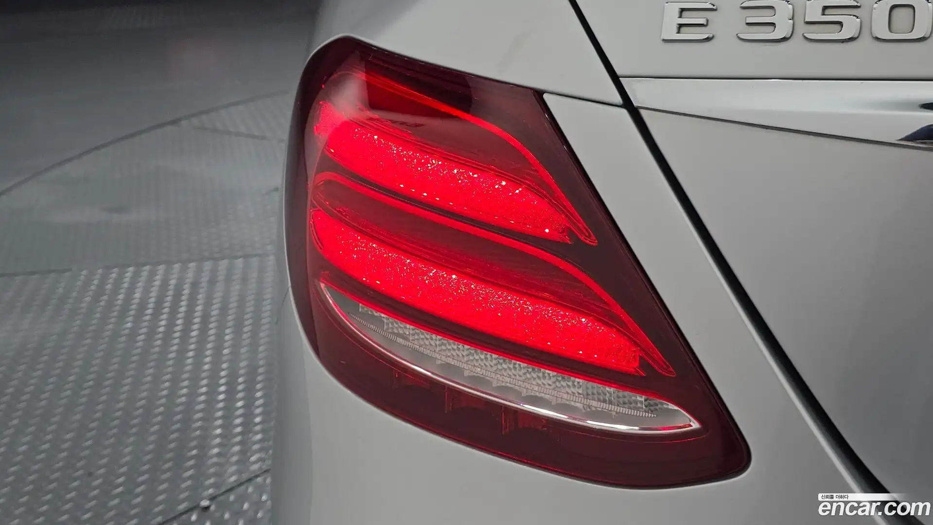E-Class Mercedes-Benz 2017.11-OUTER-033
