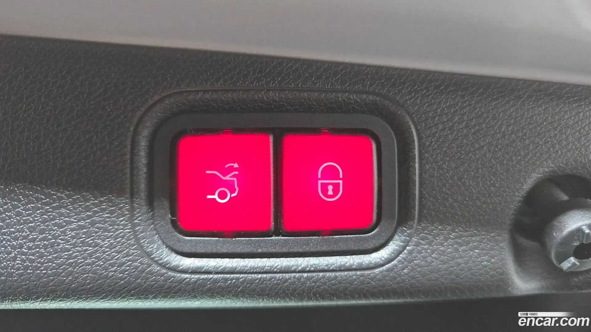 E-Class Mercedes-Benz 2017.11-OPTION-048