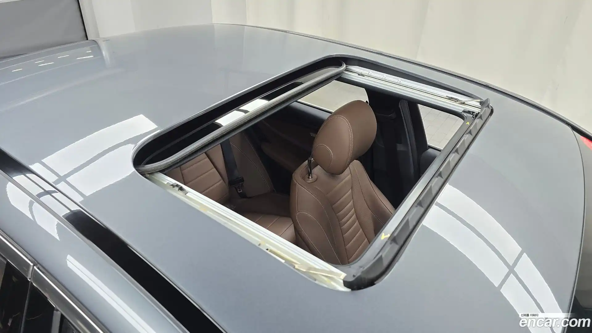 E-Class Mercedes-Benz 2022.9-OPTION-042