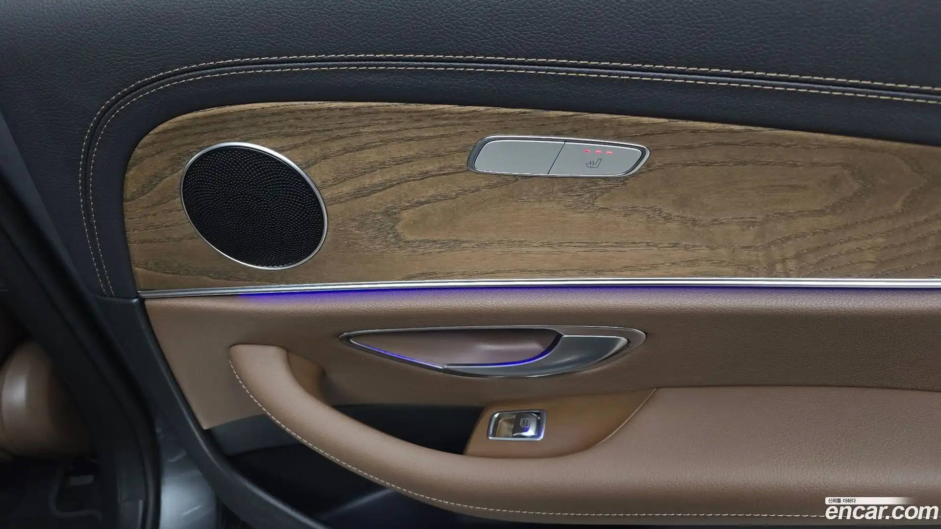 E-Class Mercedes-Benz 2022.9-OPTION-043