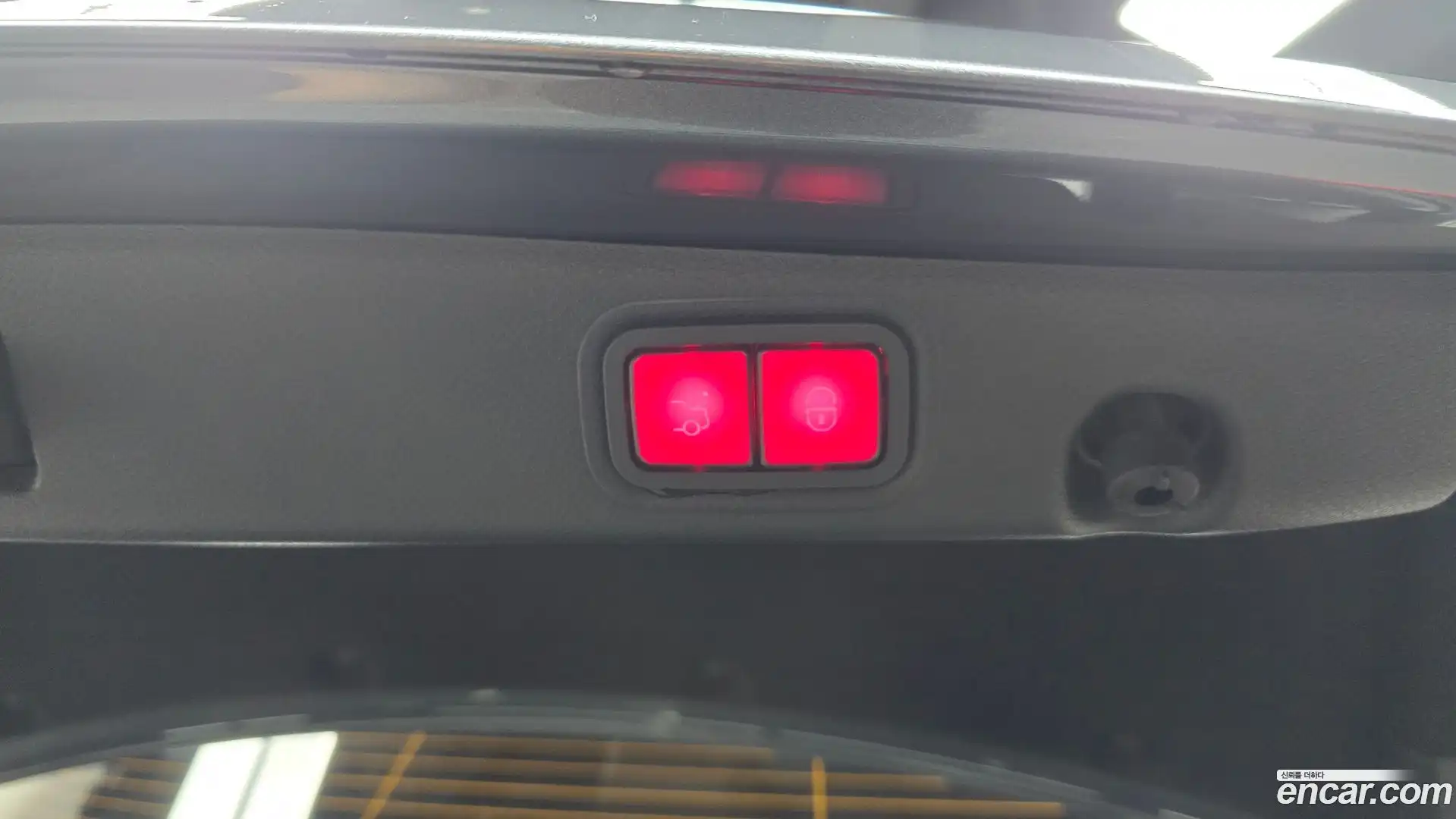 E-Class Mercedes-Benz 2022.9-OPTION-045