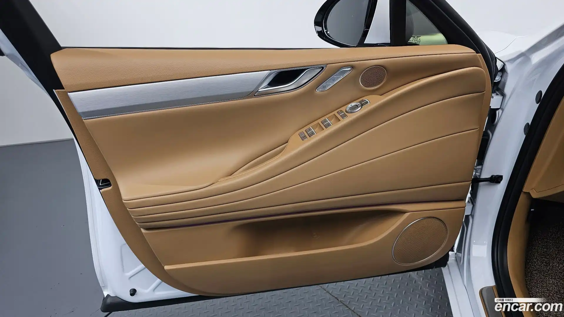 G80 Genesis 2025.6-INNER-034