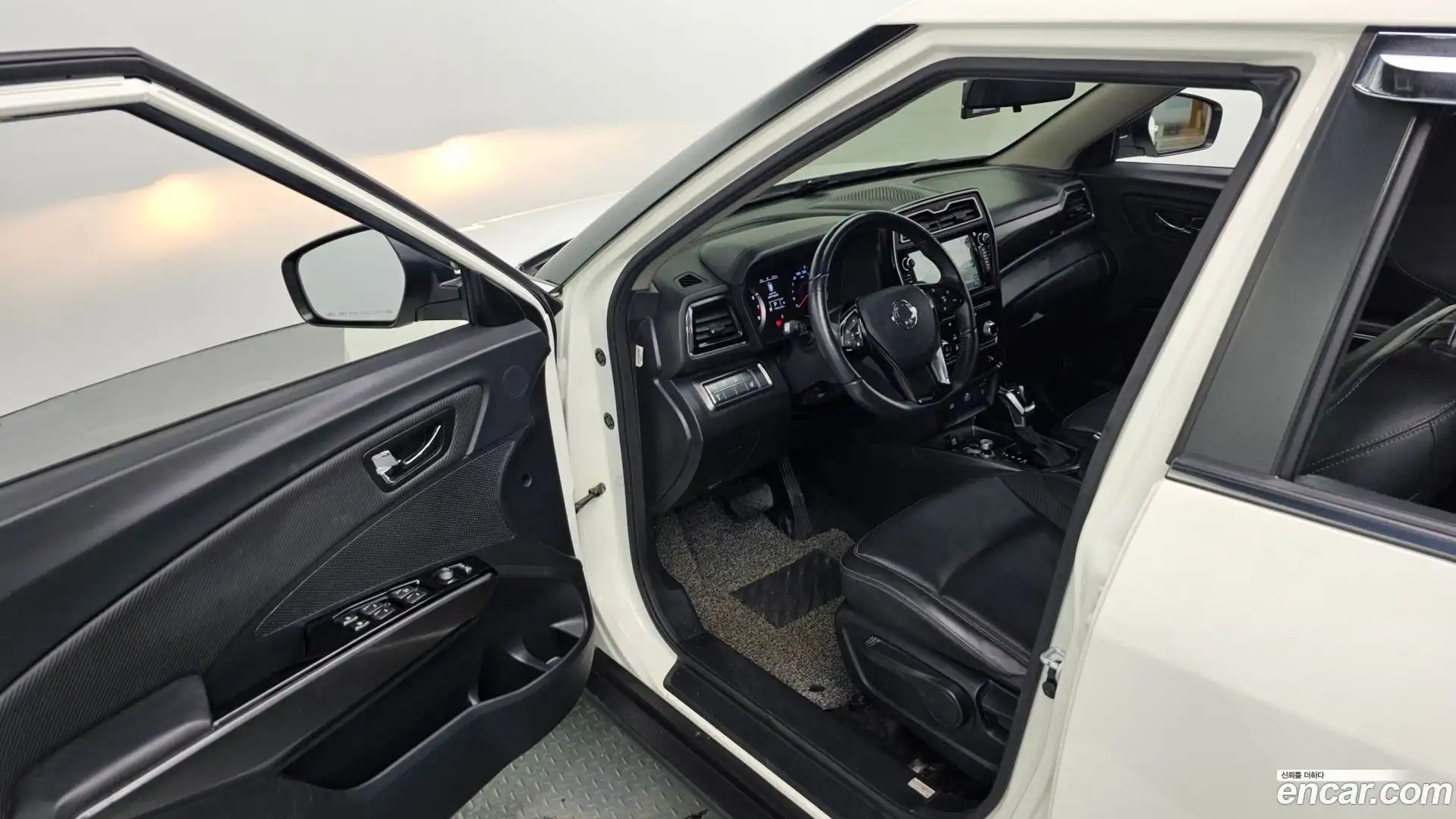TIBOLI KG Mobility 2020.1-INNER-010