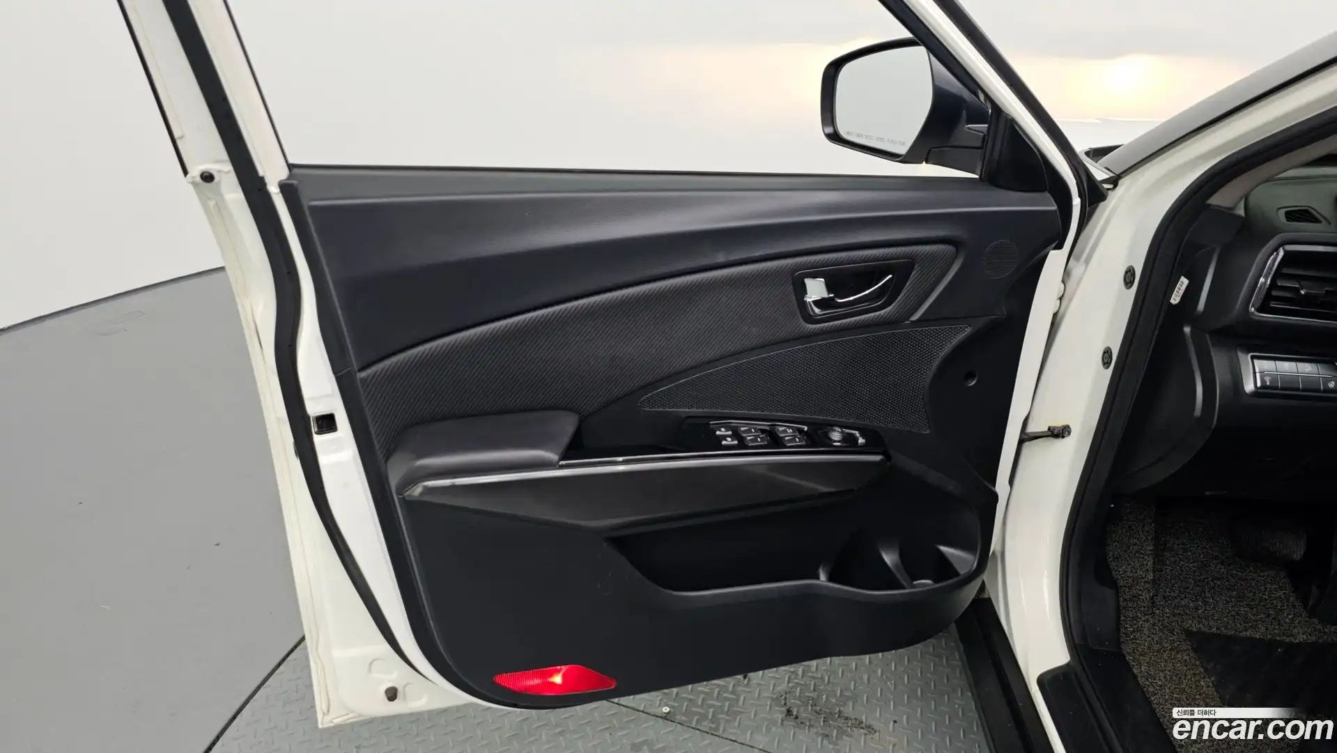 TIBOLI KG Mobility 2020.1-INNER-034