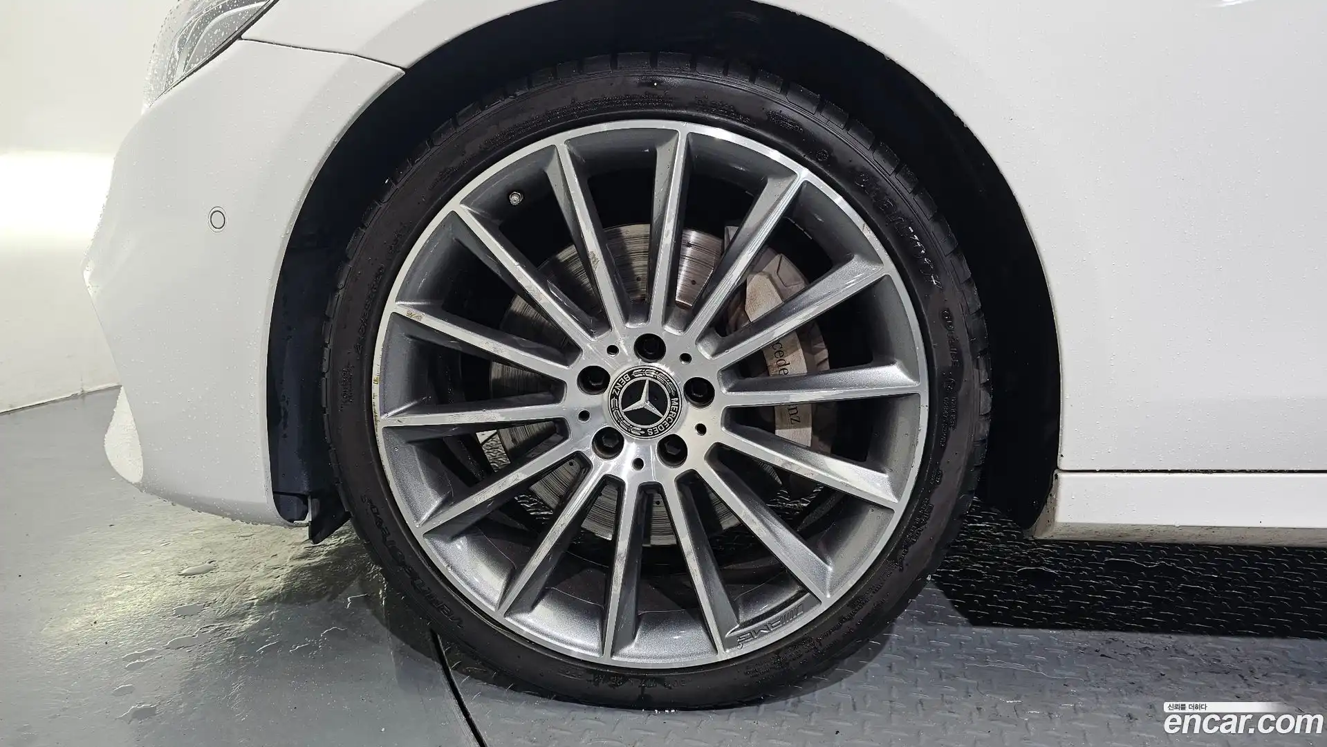 E-Class Mercedes-Benz 2020.8-OUTER-005