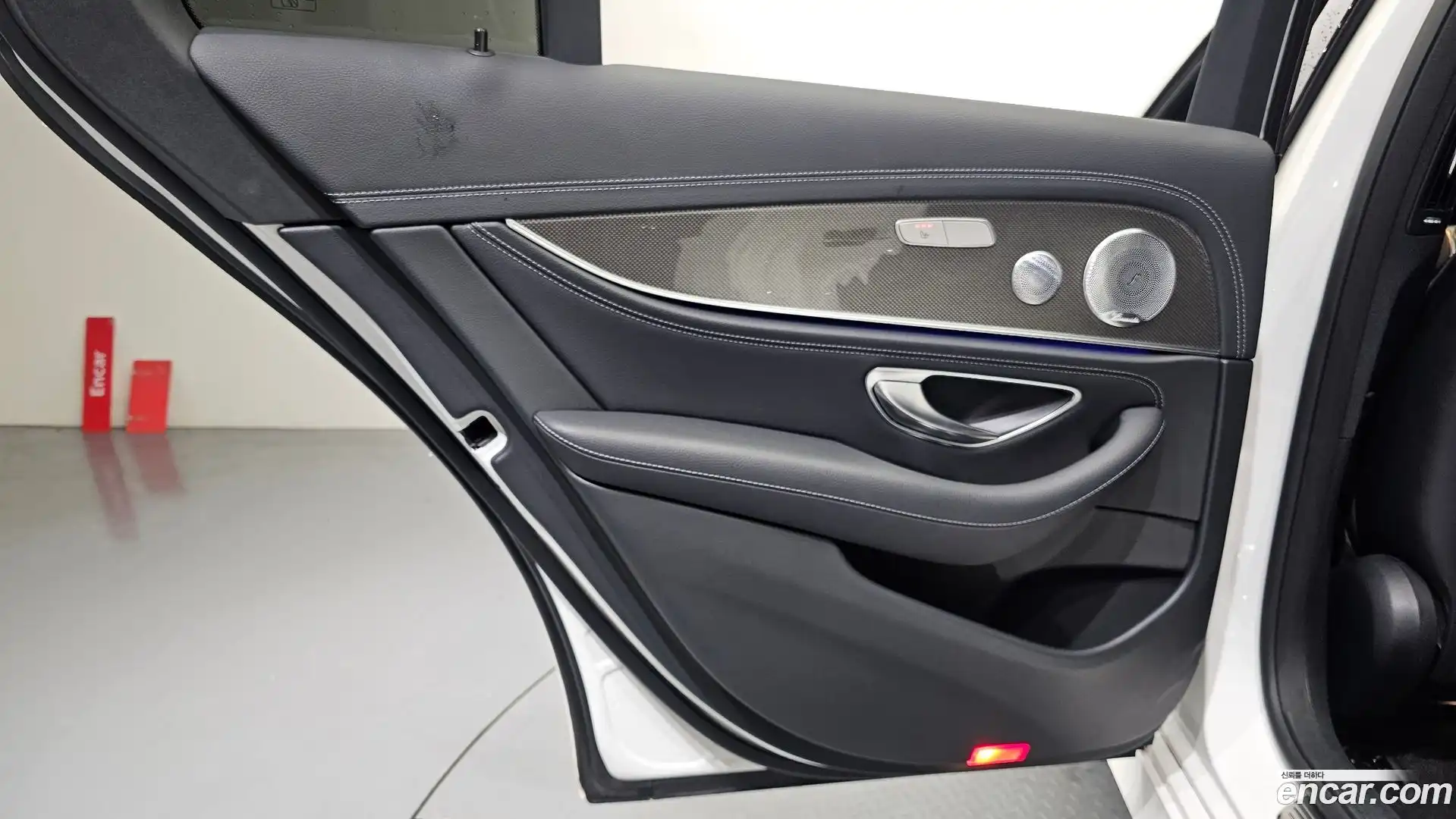 E-Class Mercedes-Benz 2020.8-INNER-035
