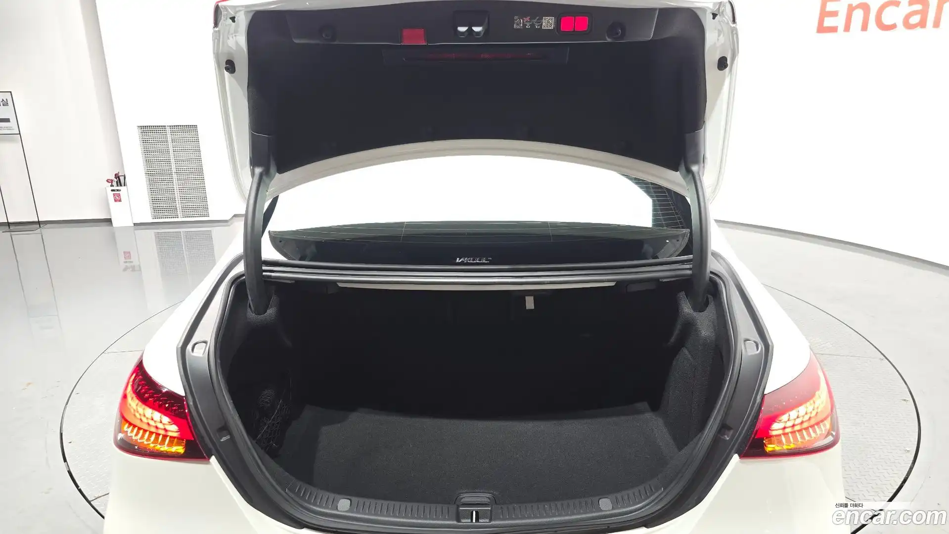 E-Class Mercedes-Benz 2023.5-OPTION-047