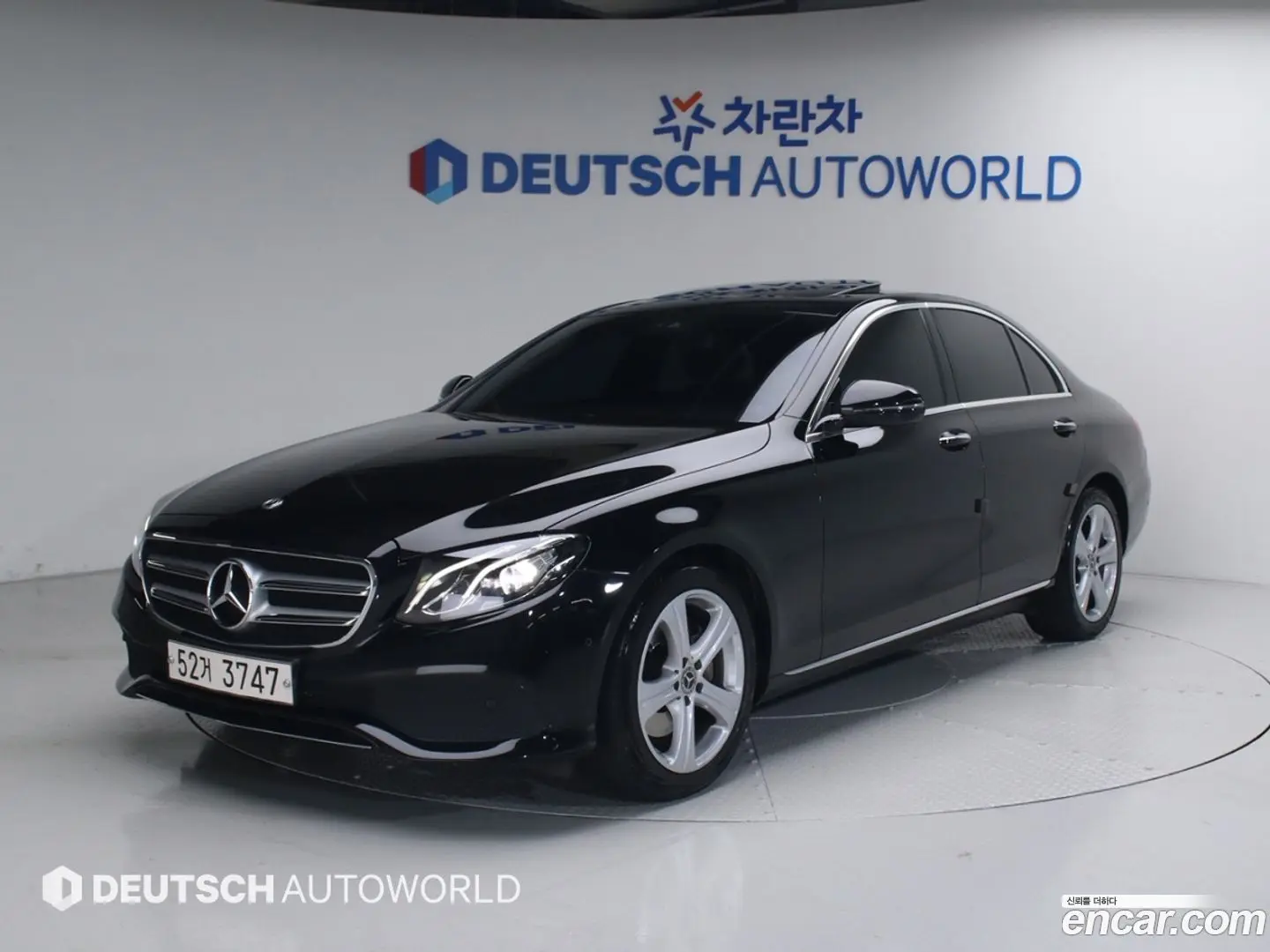 Main__Slider__Photo:E-Class Mercedes-Benz 2018.5-0