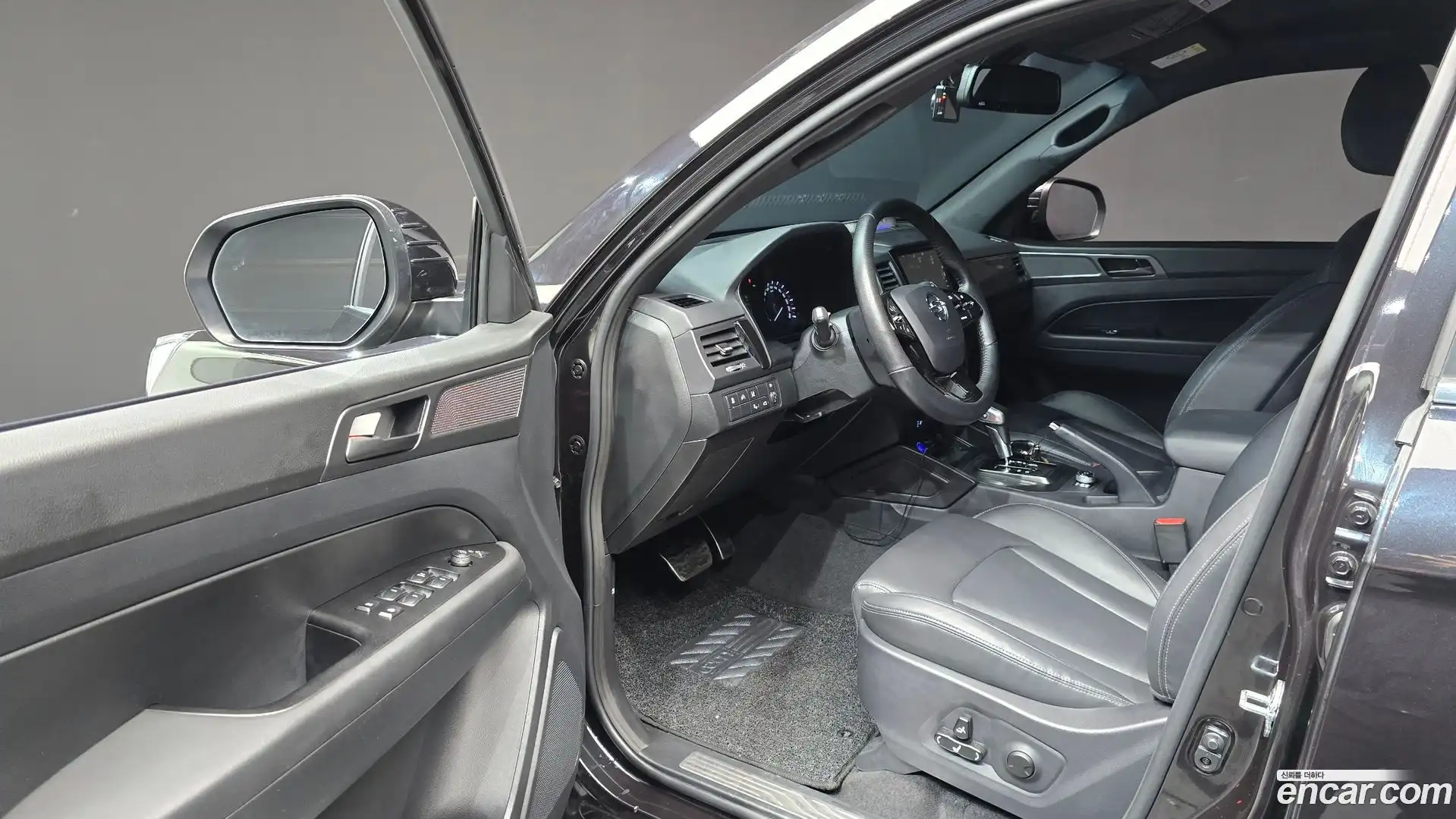 Rexton KG Mobility 2021.7-INNER-010