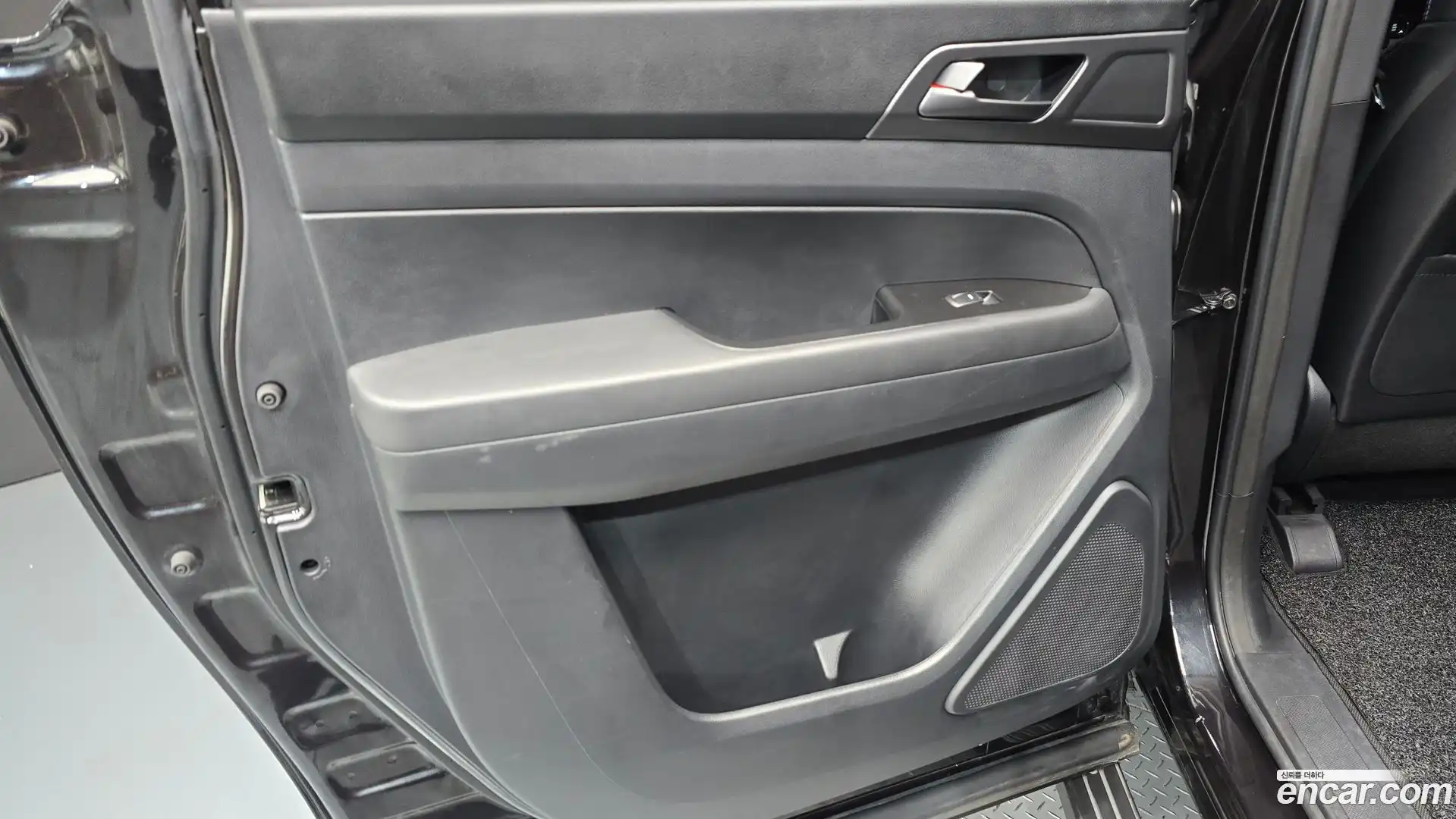 Rexton KG Mobility 2021.7-INNER-035