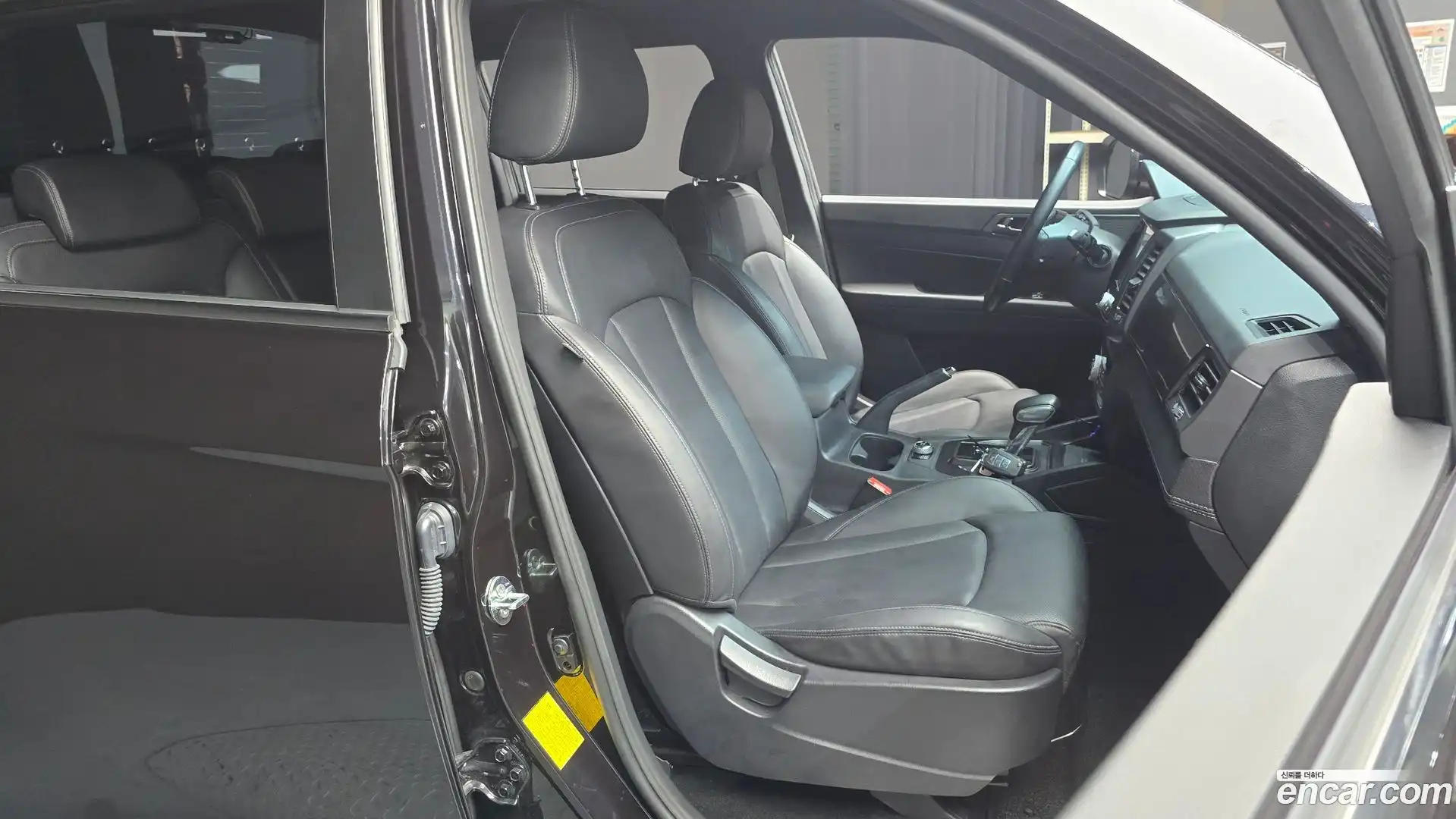 Rexton KG Mobility 2021.7-INNER-036