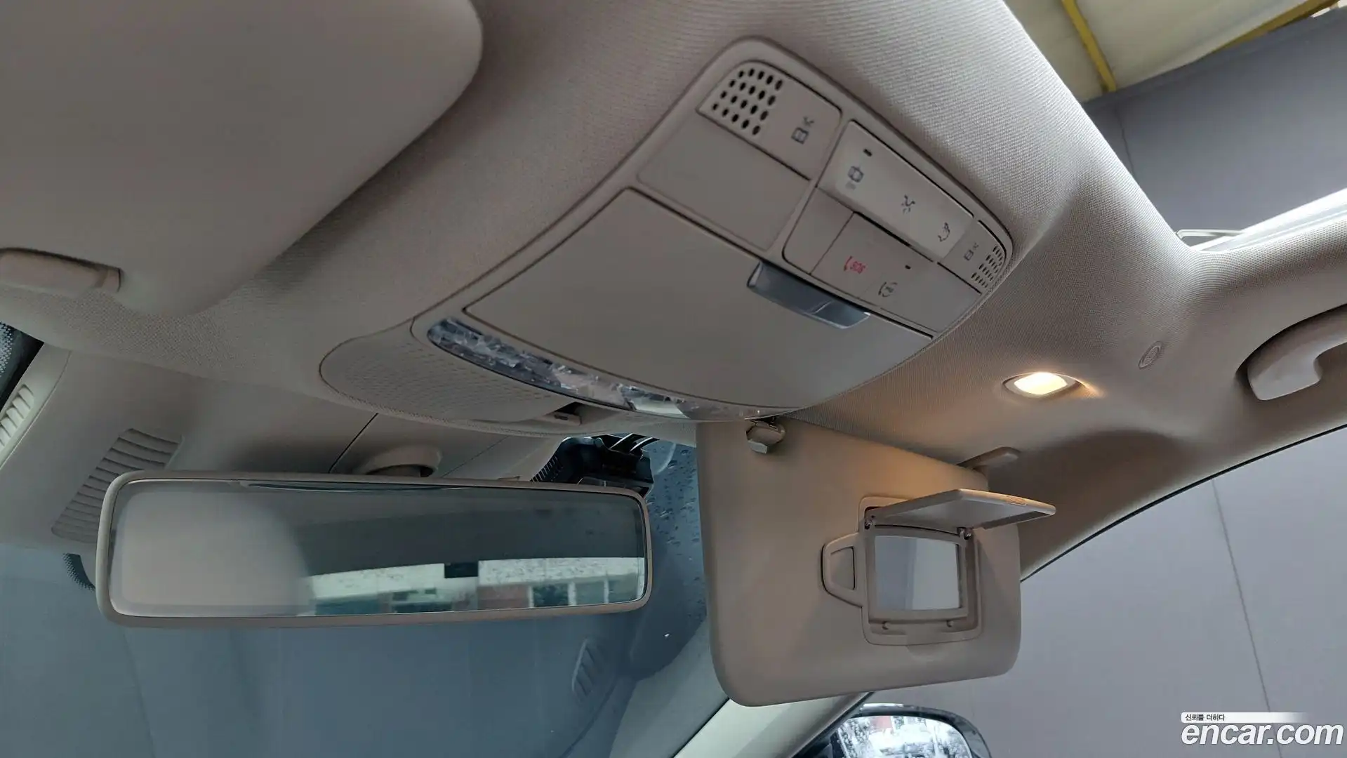 E-Class Mercedes-Benz 2019.11-OPTION-041