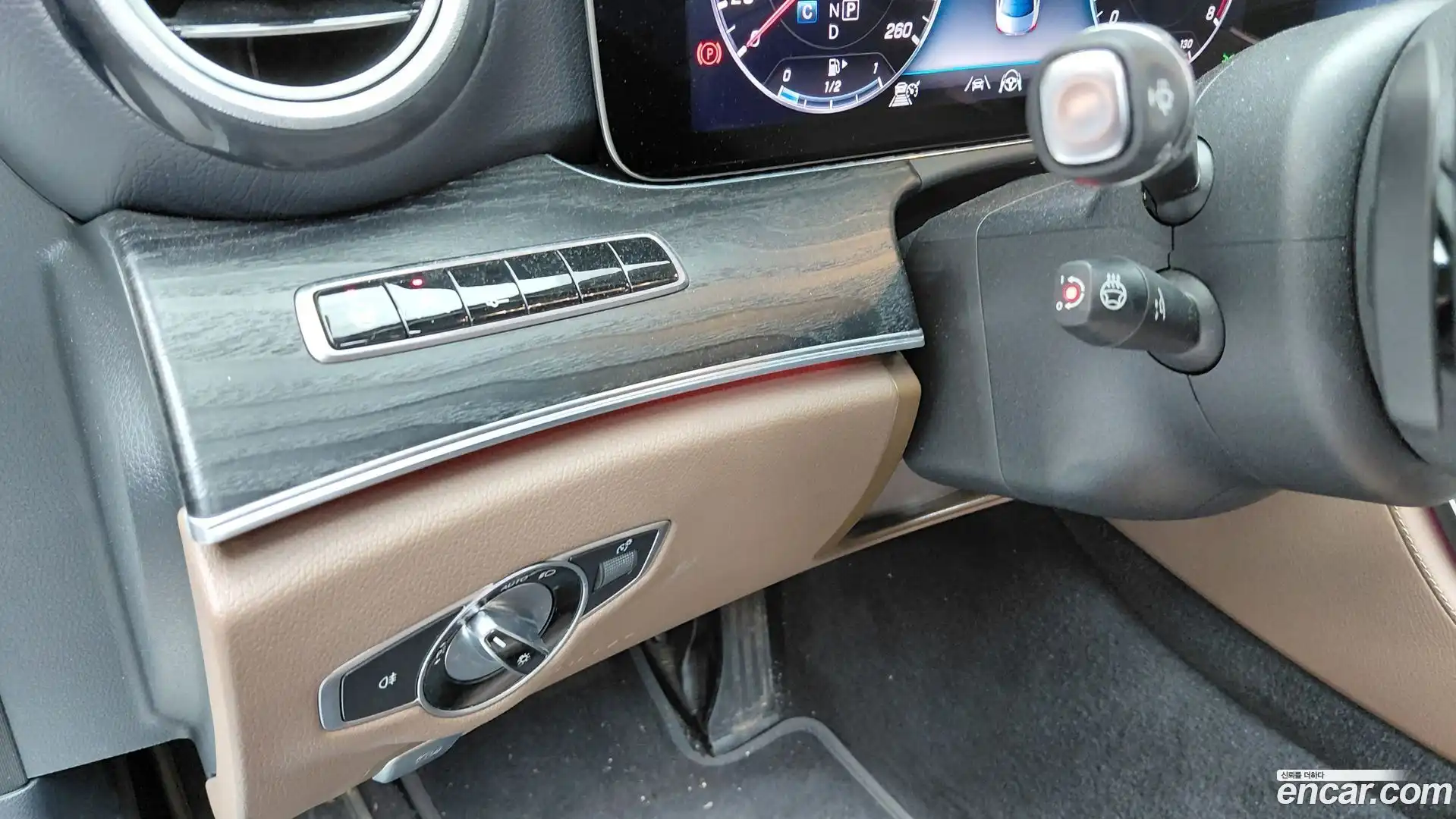 E-Class Mercedes-Benz 2019.11-OPTION-043