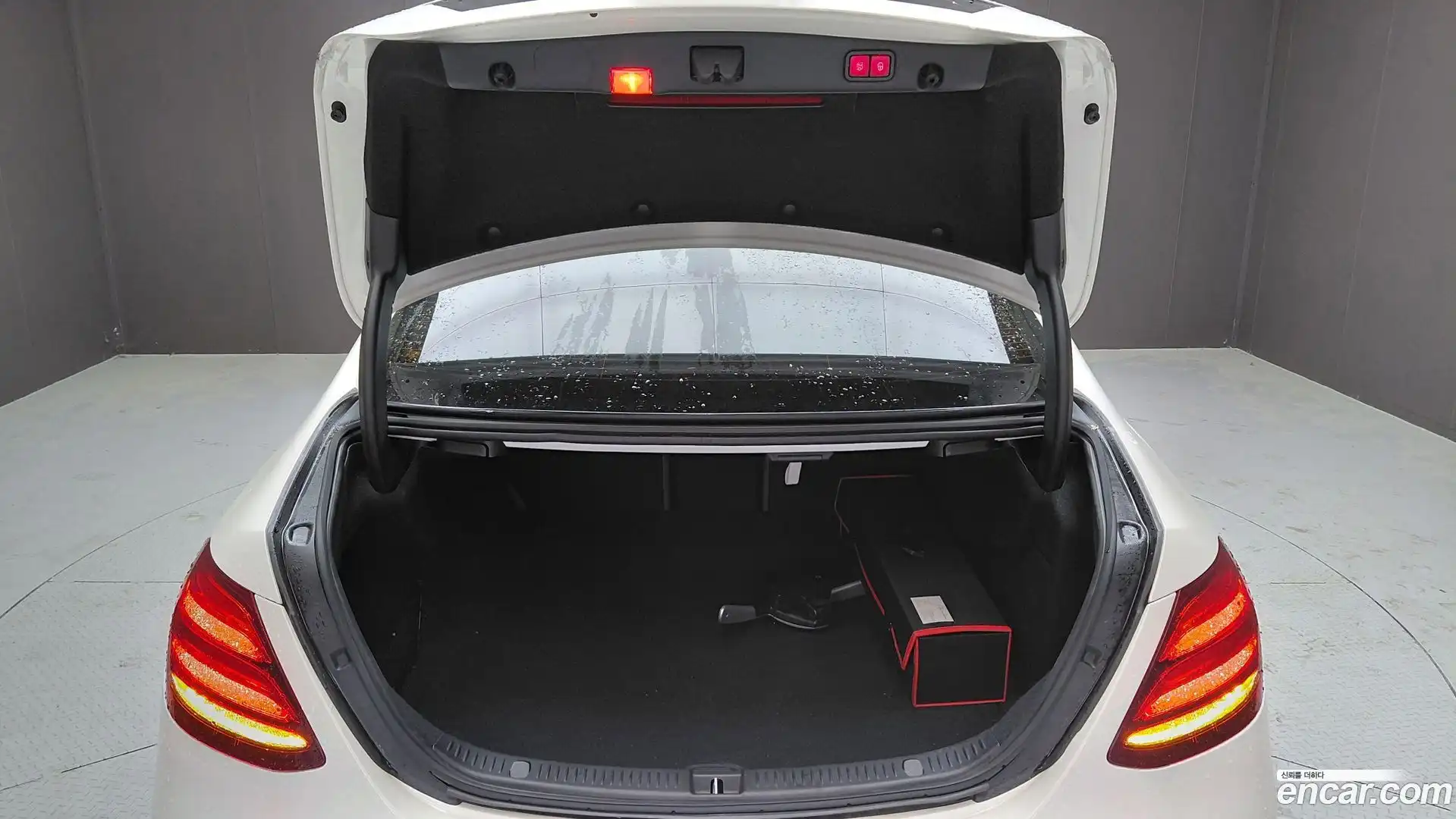 E-Class Mercedes-Benz 2019.11-OPTION-045