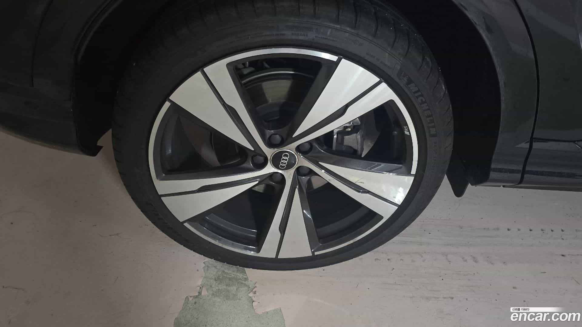 Q5 Audi 2025.11-OUTER-005