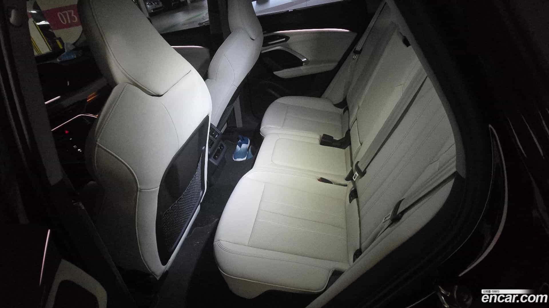 Q5 Audi 2025.11-OPTION-017