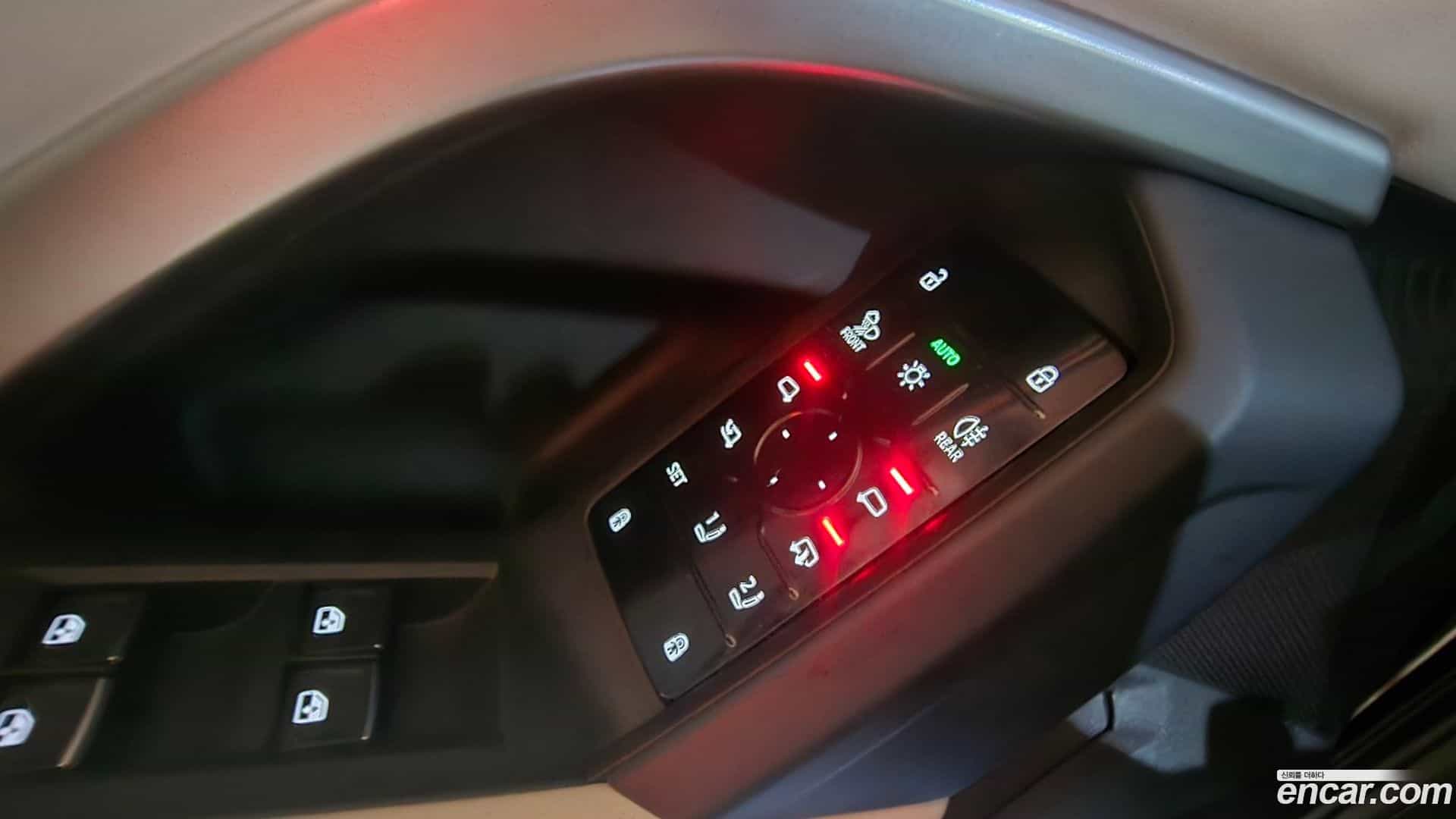 Q5 Audi 2025.11-OPTION-022