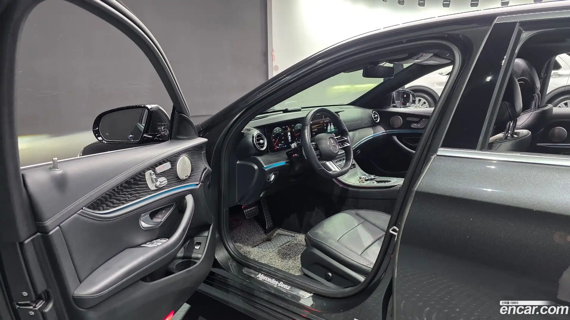 E-Class Mercedes-Benz 2022.2-INNER-010