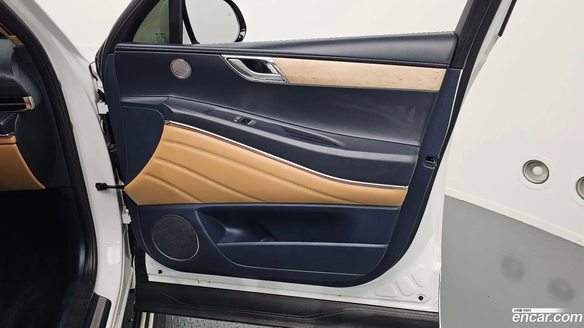 GV80 Genesis 2023.0-INNER-034
