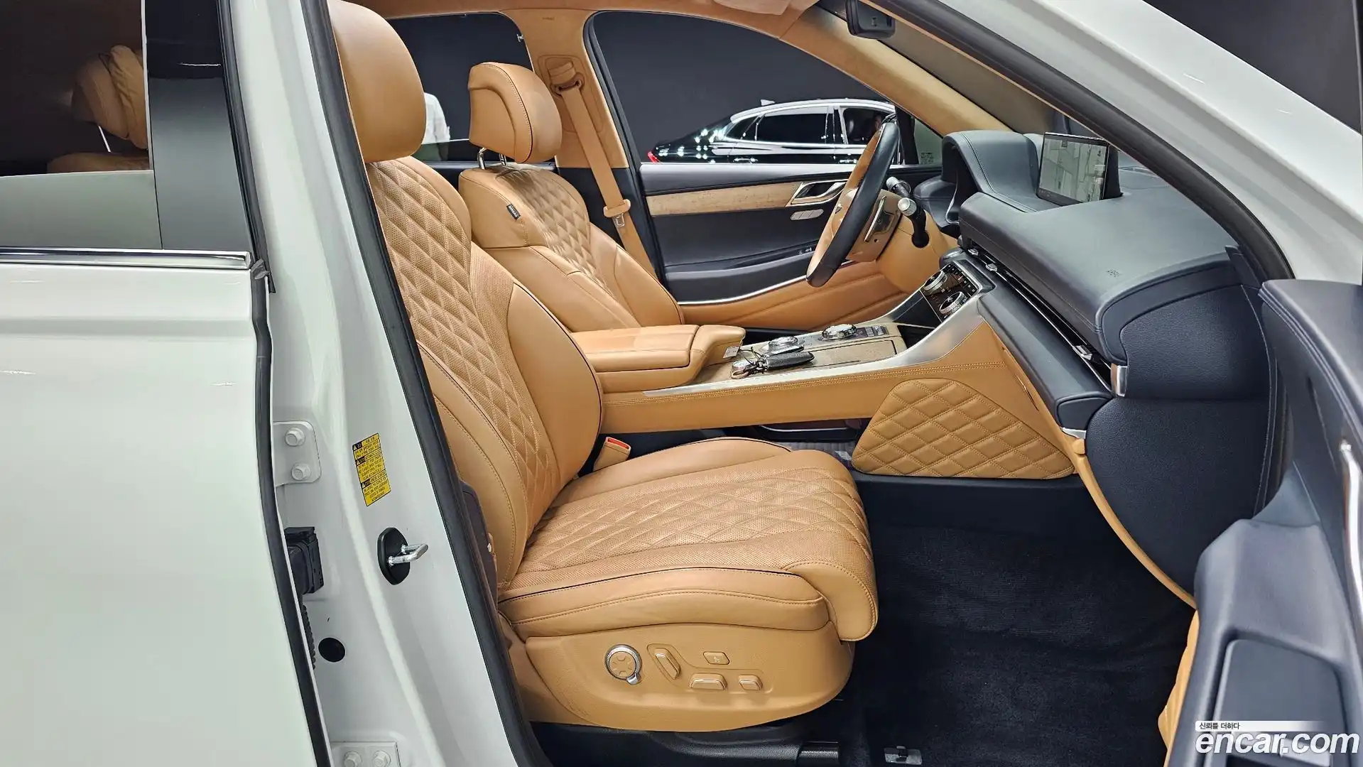 GV80 Genesis 2023.0-INNER-036