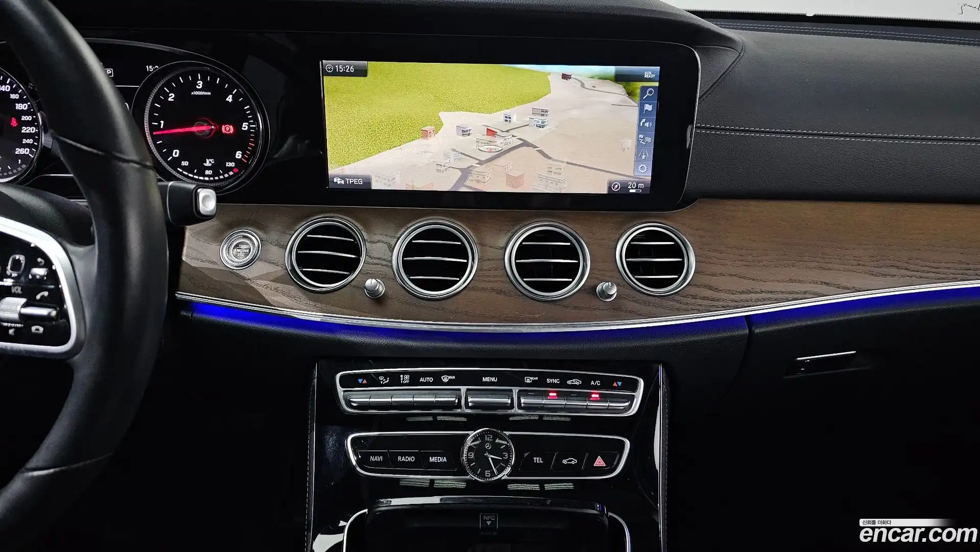 E-Class Mercedes-Benz 2019.5-OPTION-019
