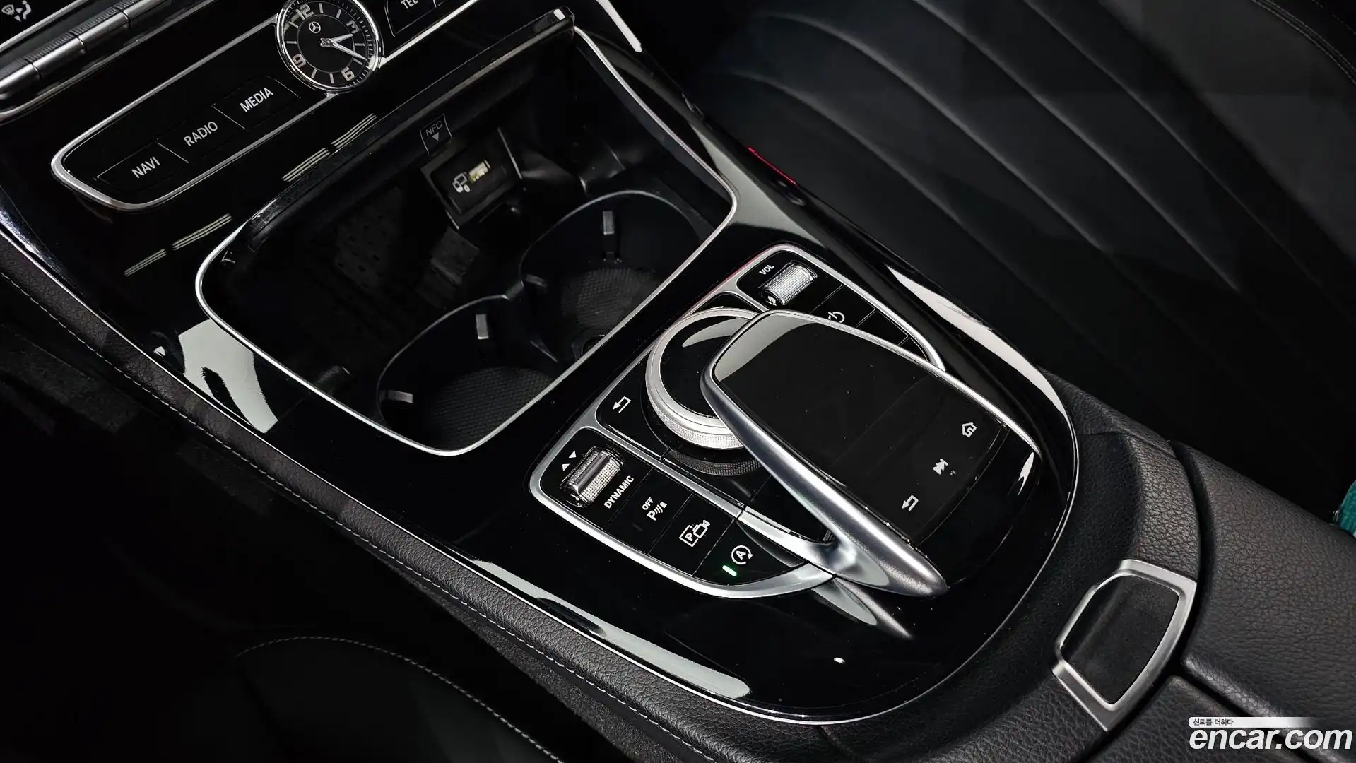 E-Class Mercedes-Benz 2019.5-OPTION-022