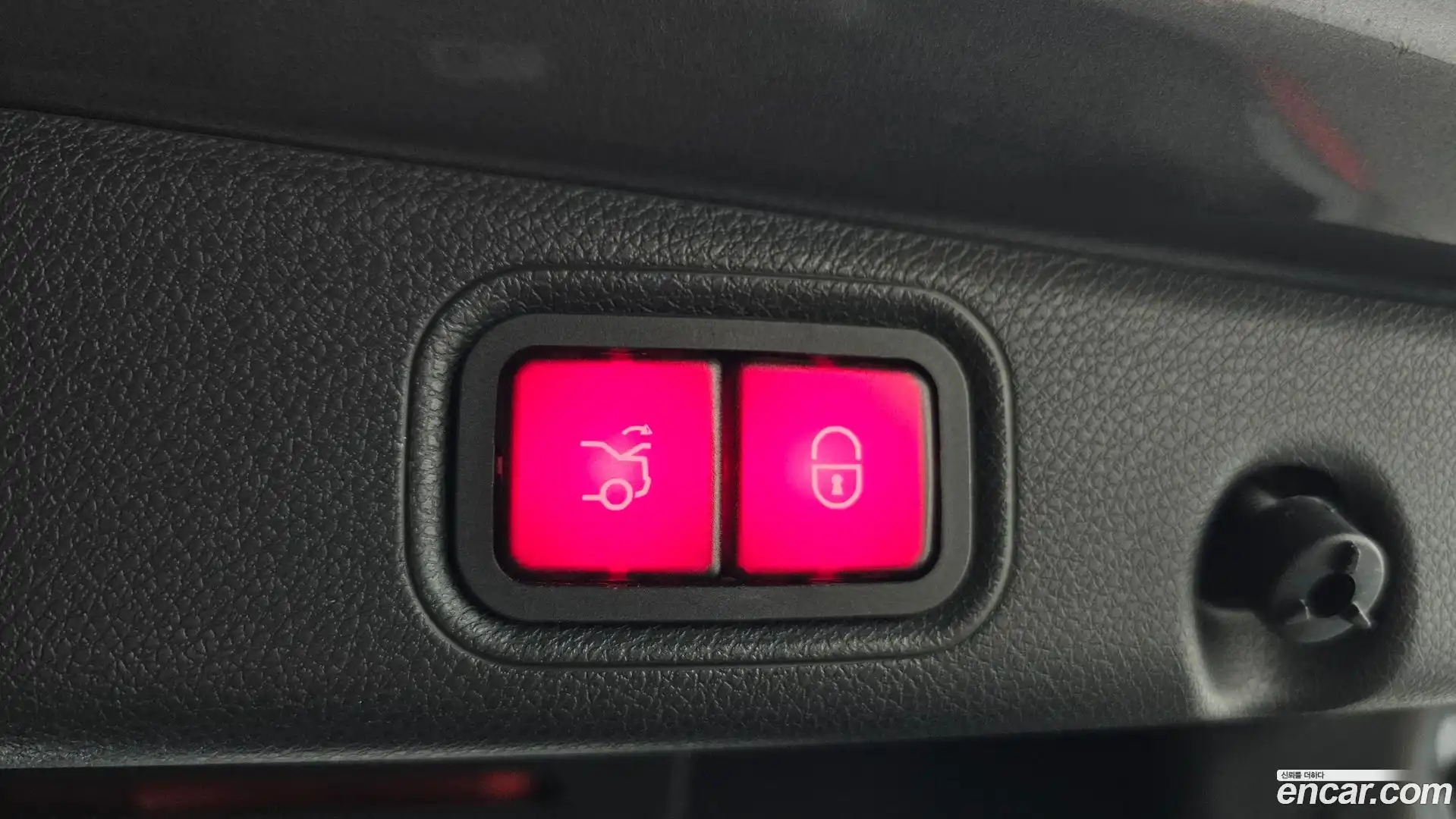 E-Class Mercedes-Benz 2019.5-OPTION-024