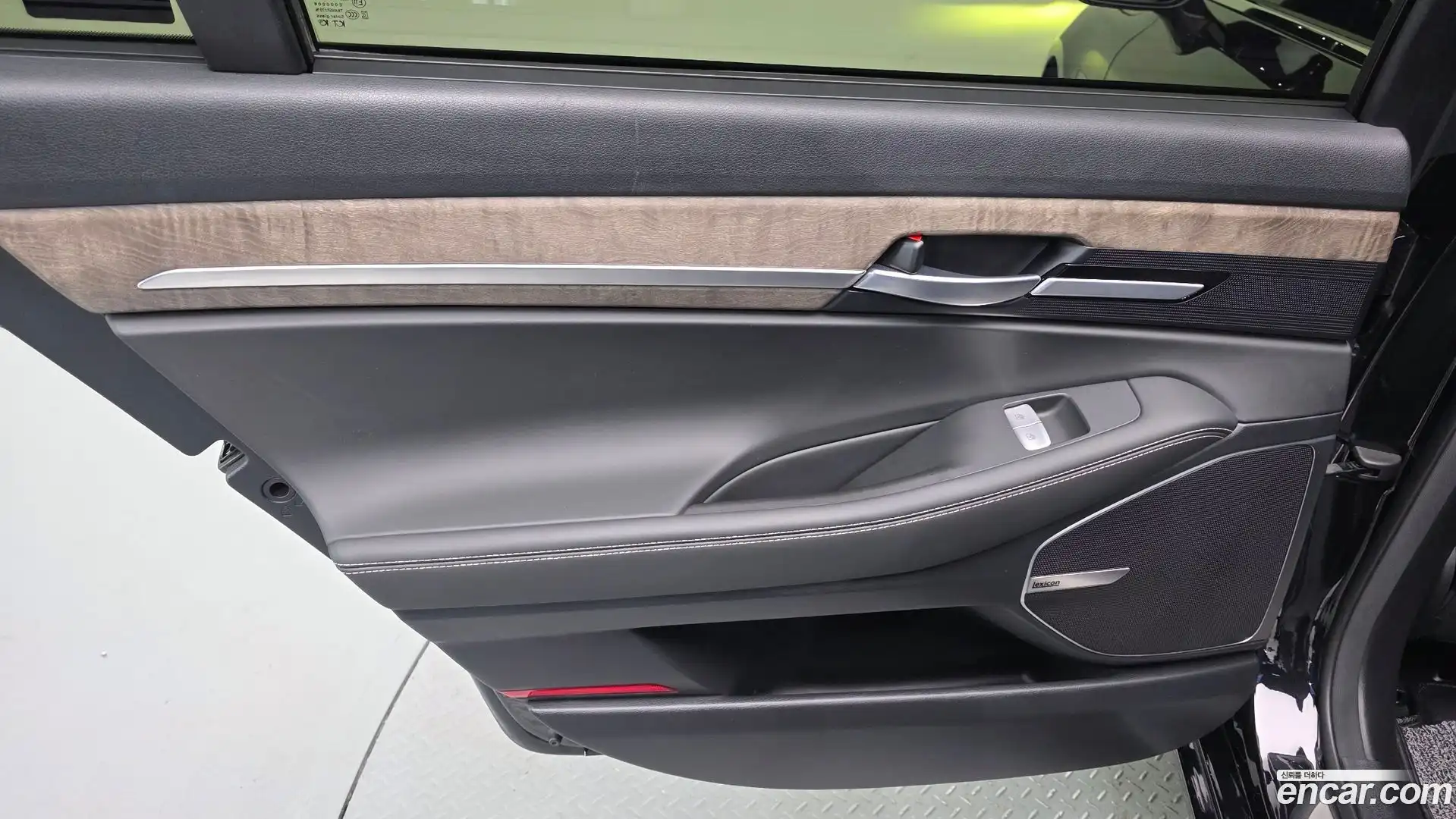 G90 Genesis 2020.0-INNER-035