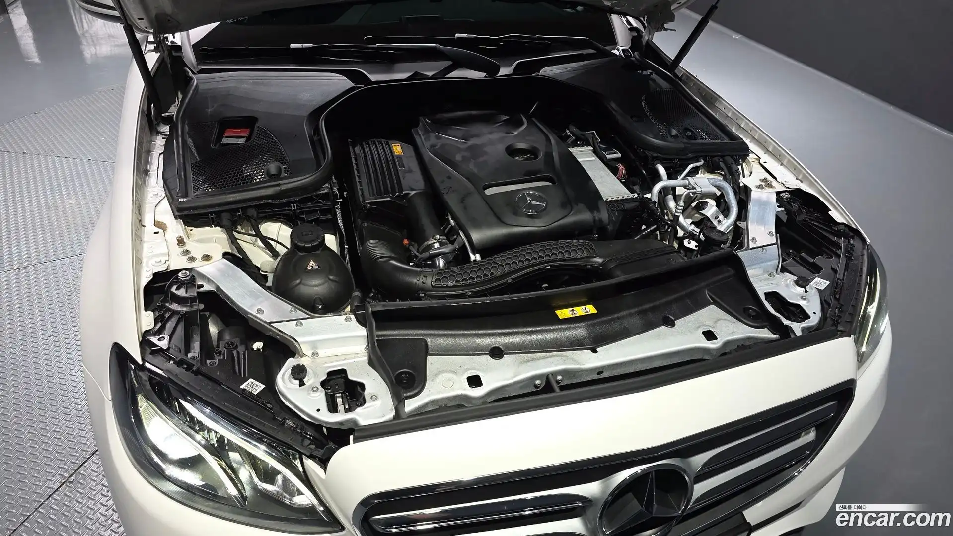 E-Class Mercedes-Benz 2018.9-OUTER-006