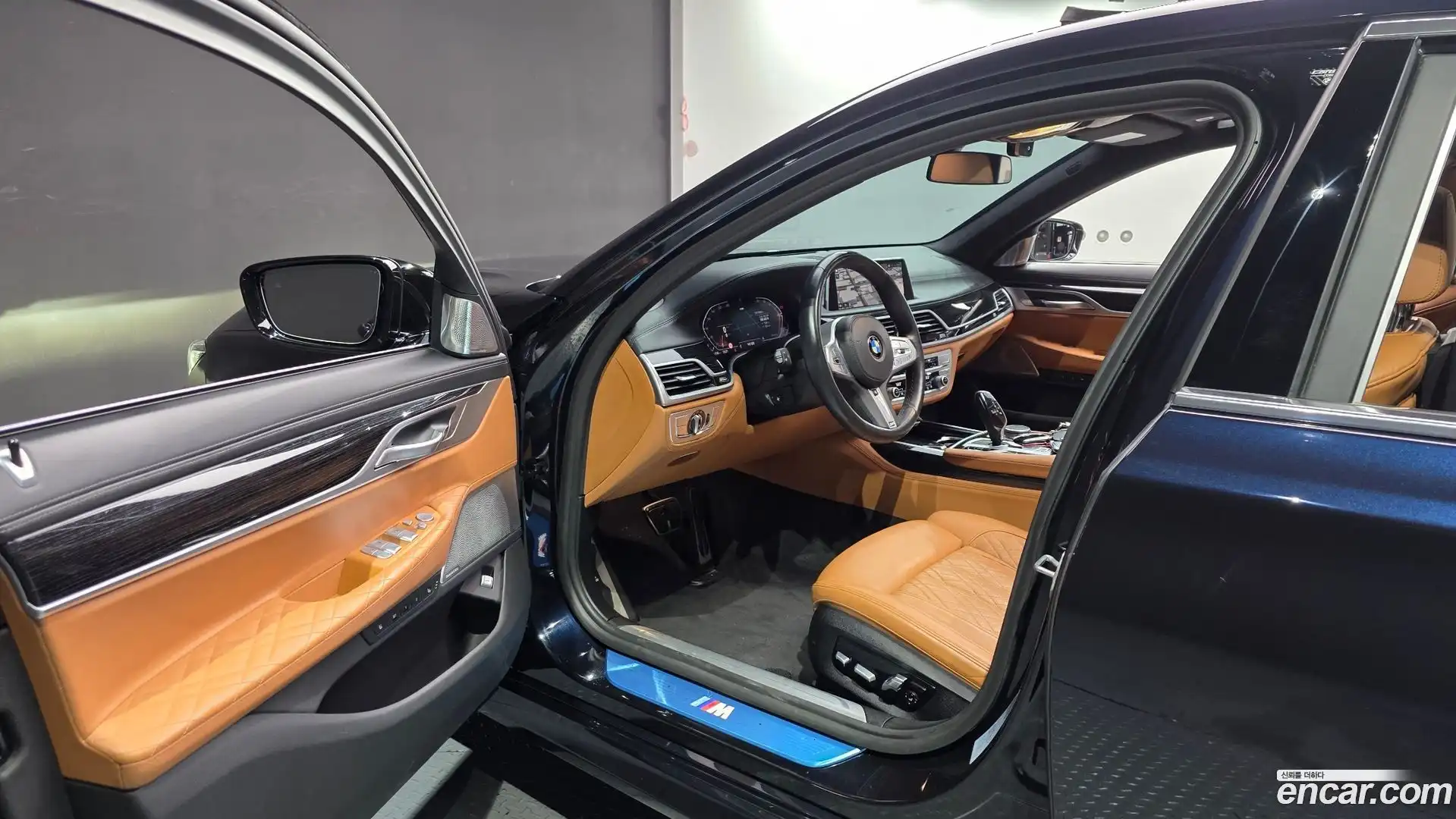 7-Series BMW 2021.9-INNER-010